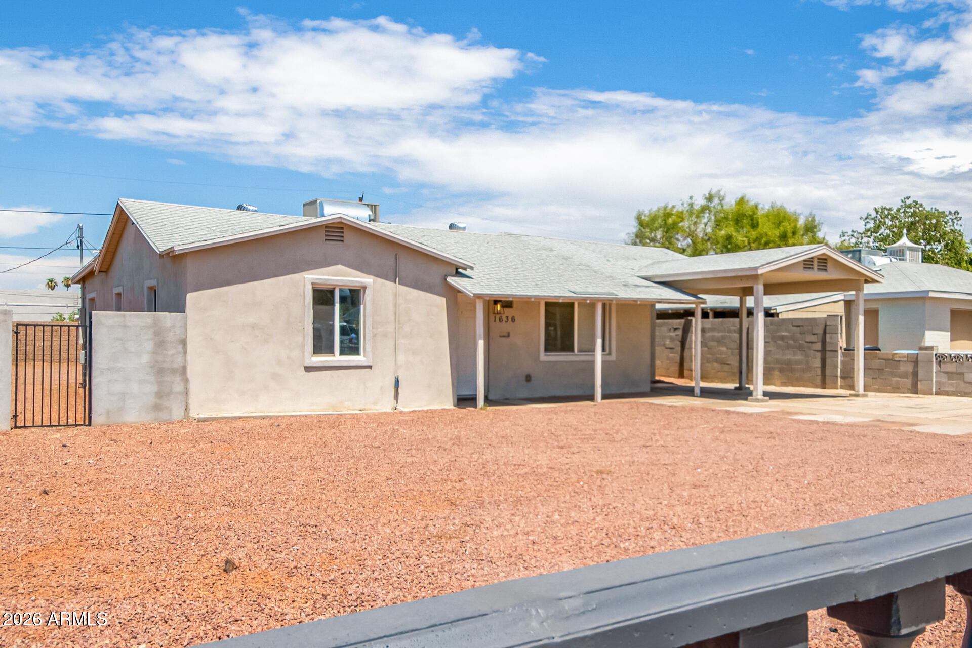 1636 E WHITTON Avenue