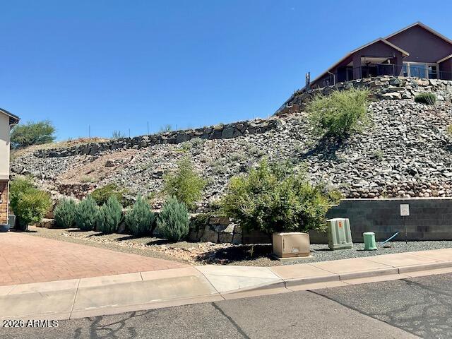 395 KINDRA HEIGHTS Road 2