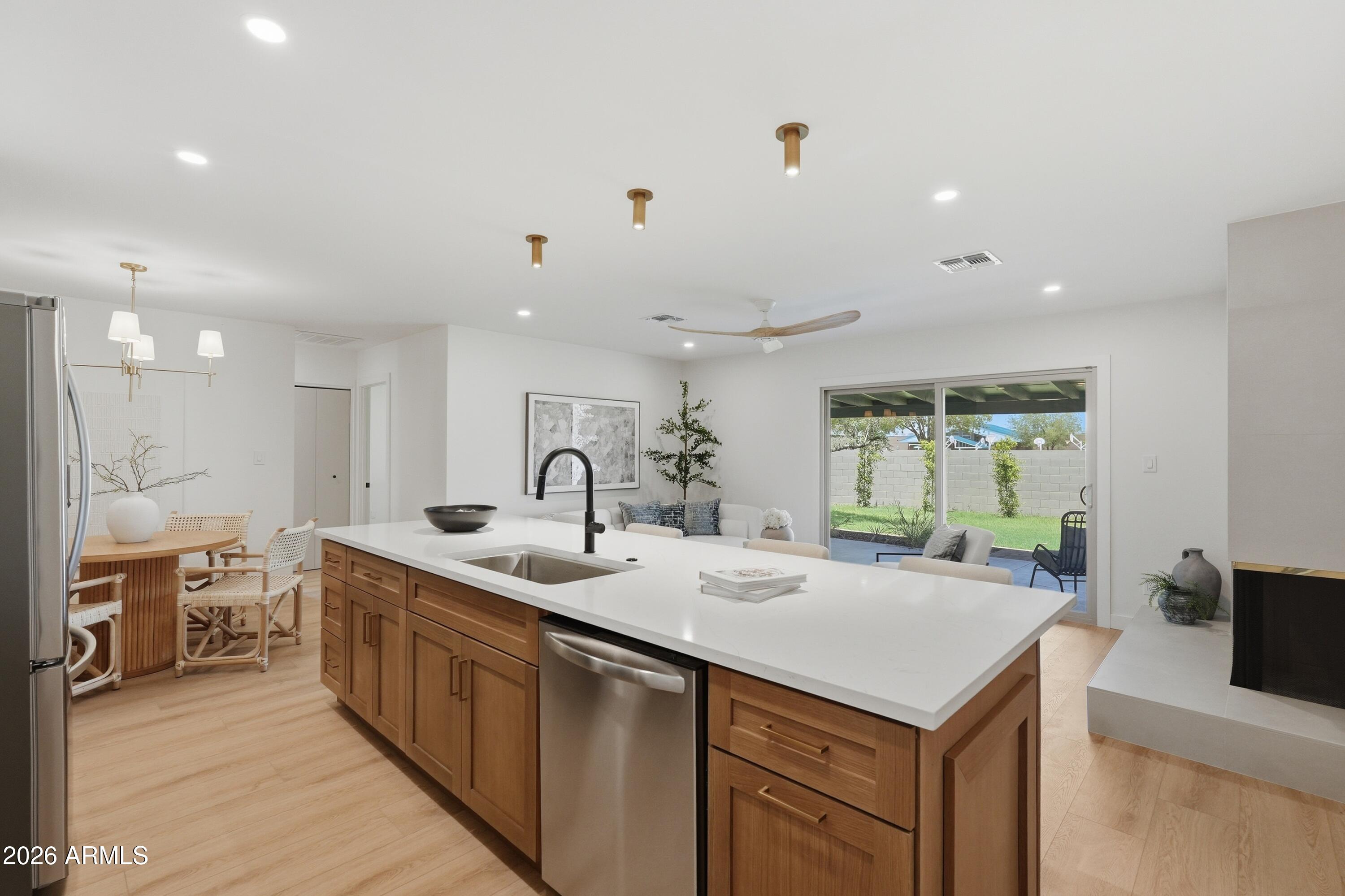 1318 E LA JOLLA Drive