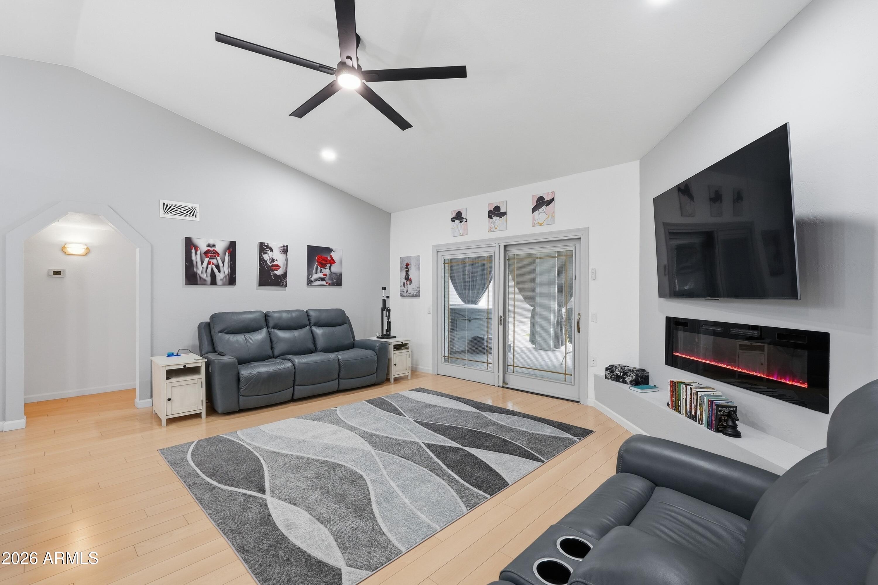 4620 W Aire Libre Avenue