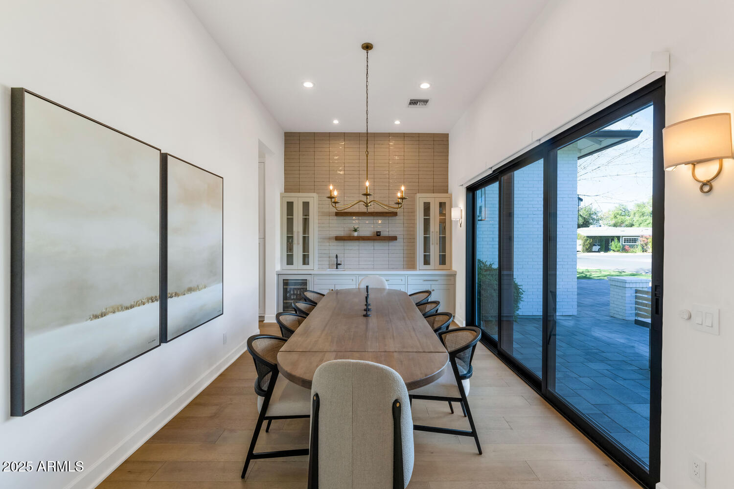 4147 E CLARENDON Avenue