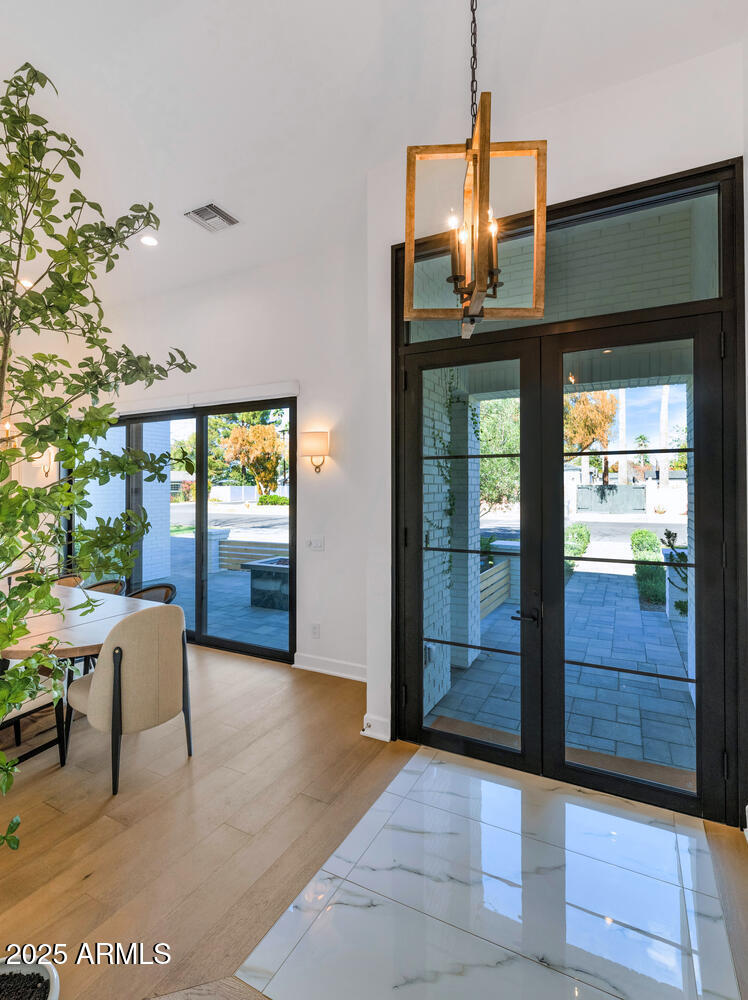 4147 E CLARENDON Avenue