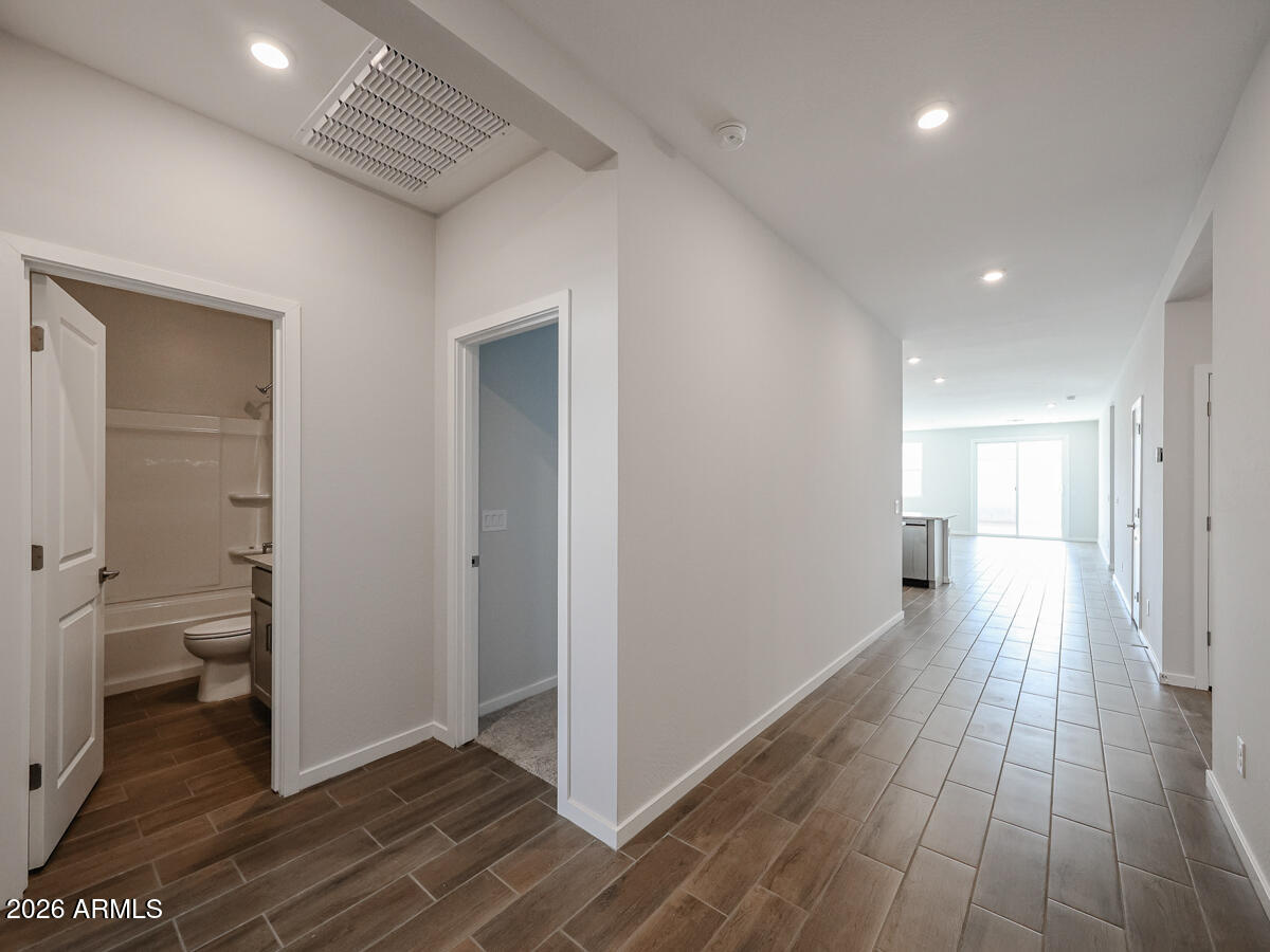 23059 W POTTER Drive