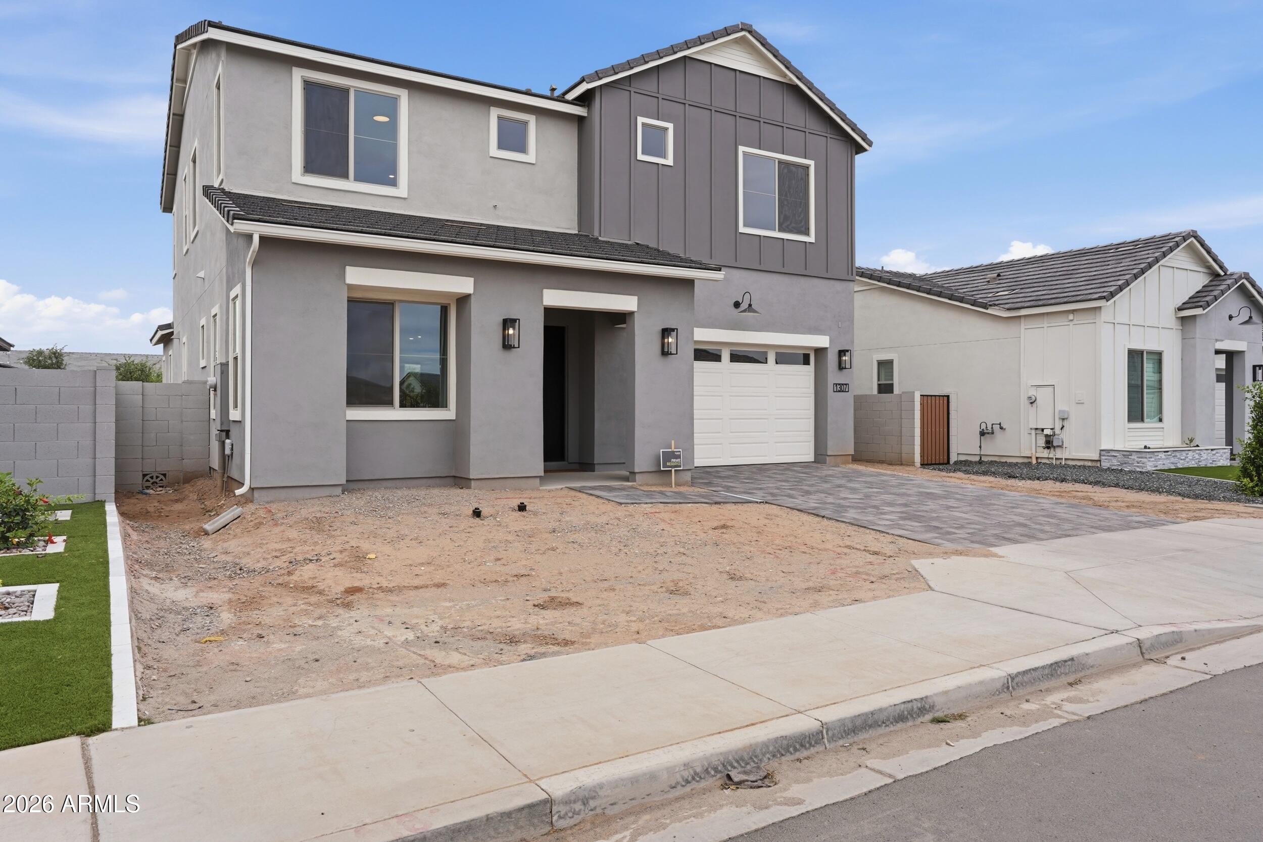 1307 E PRESCOTT Street