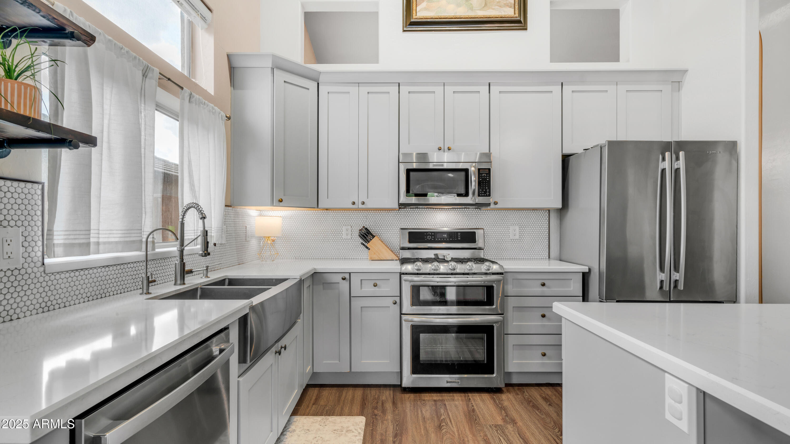 3521 N BARRON --