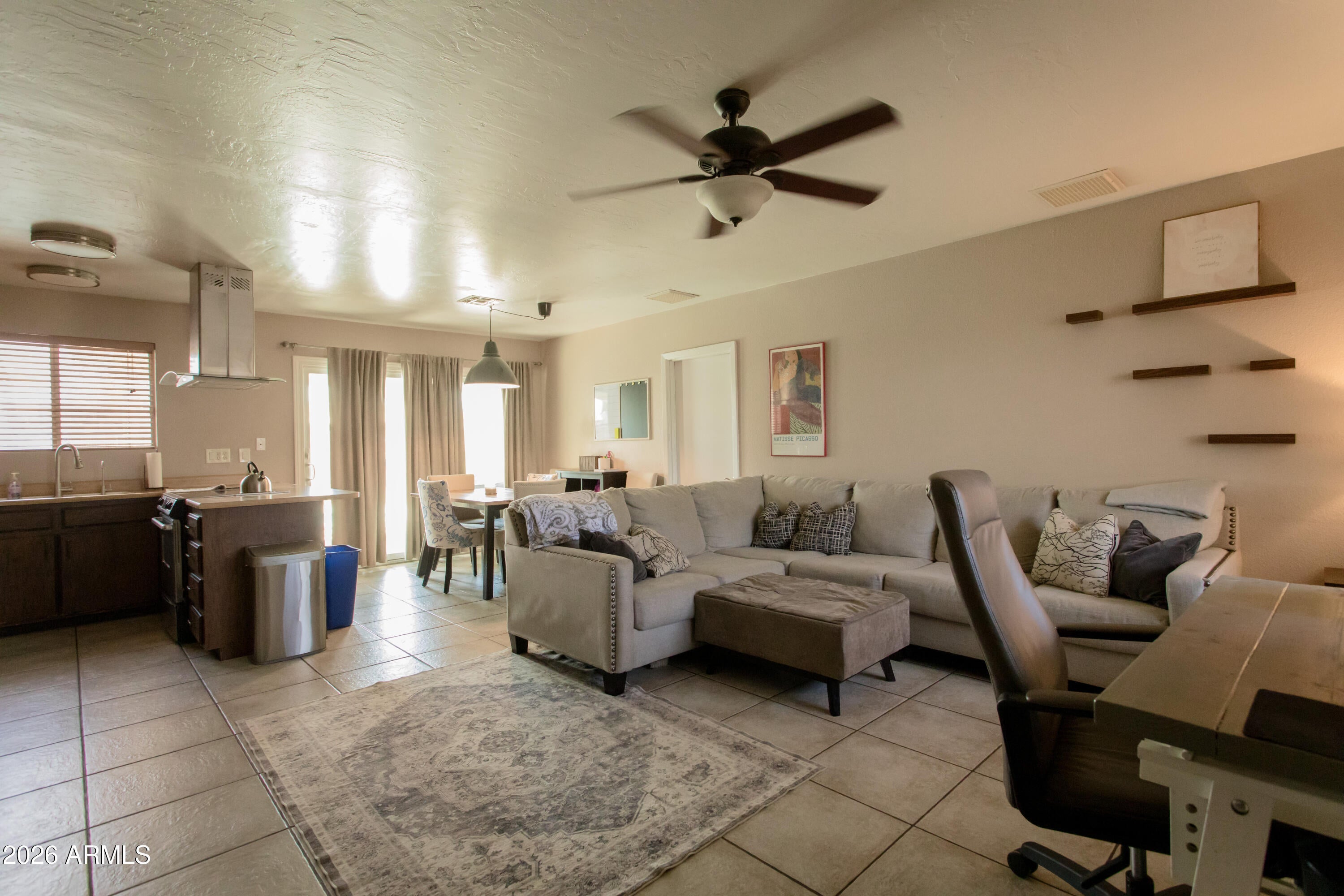 1008 W MURIEL Drive