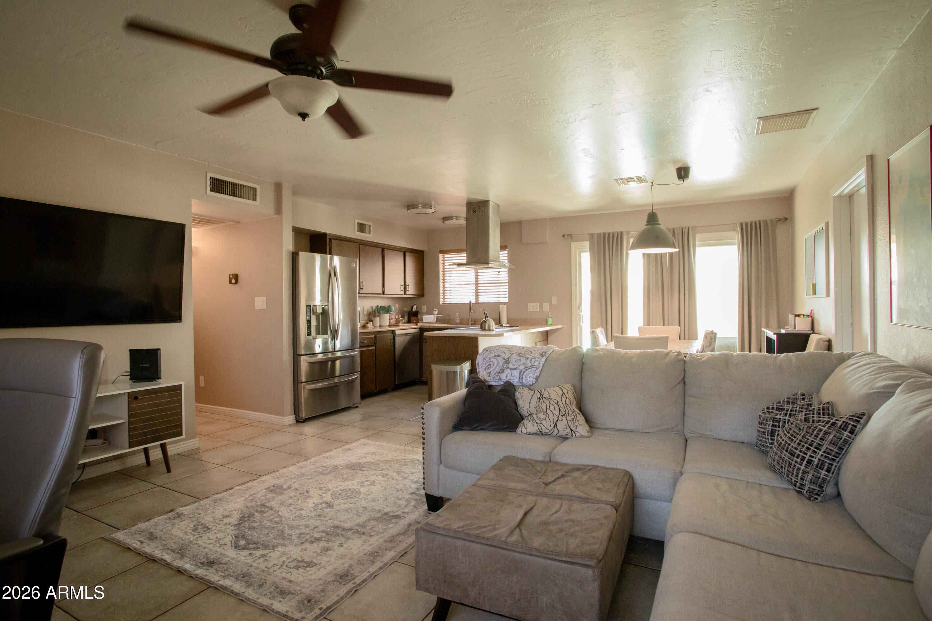 1008 W MURIEL Drive