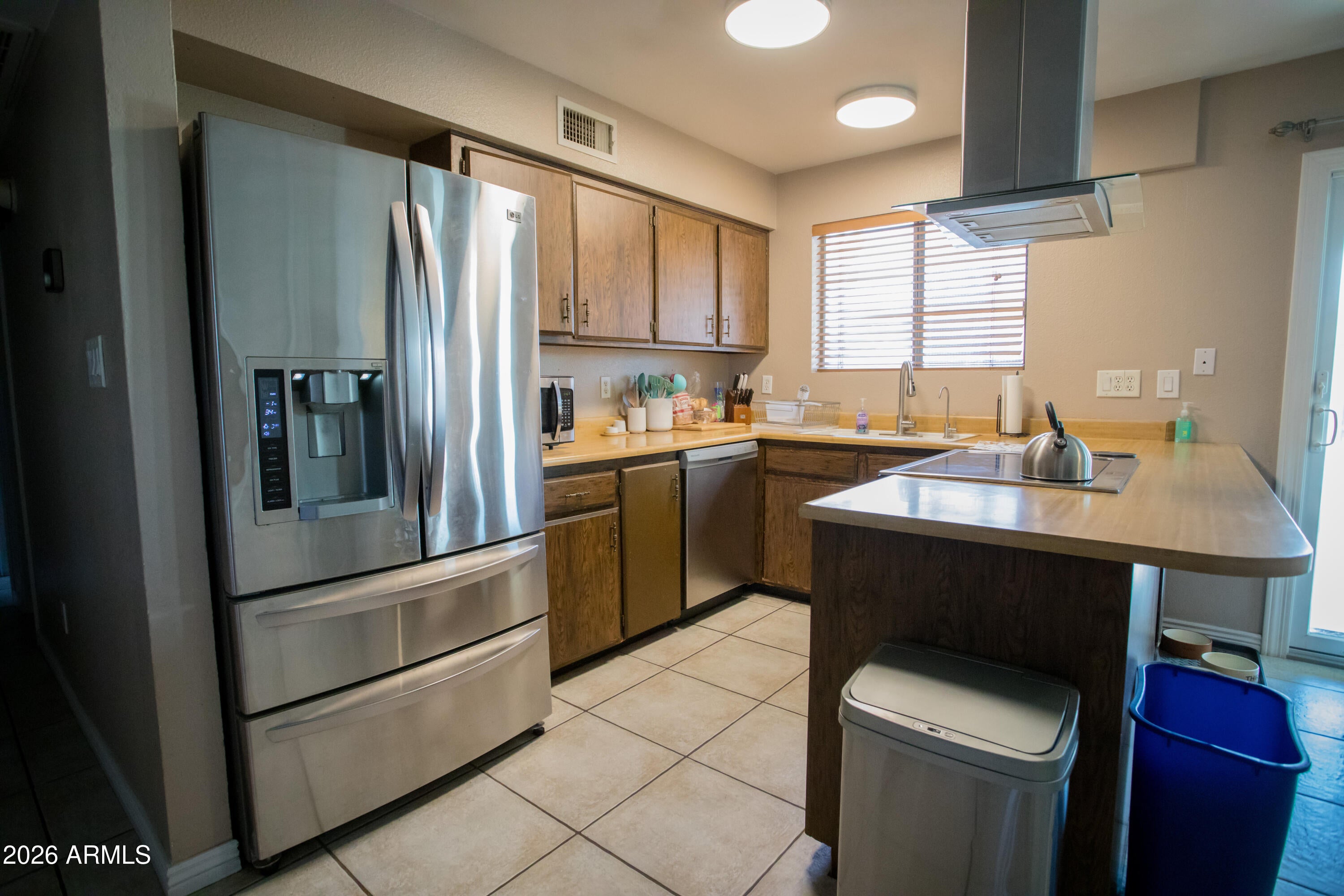 1008 W MURIEL Drive