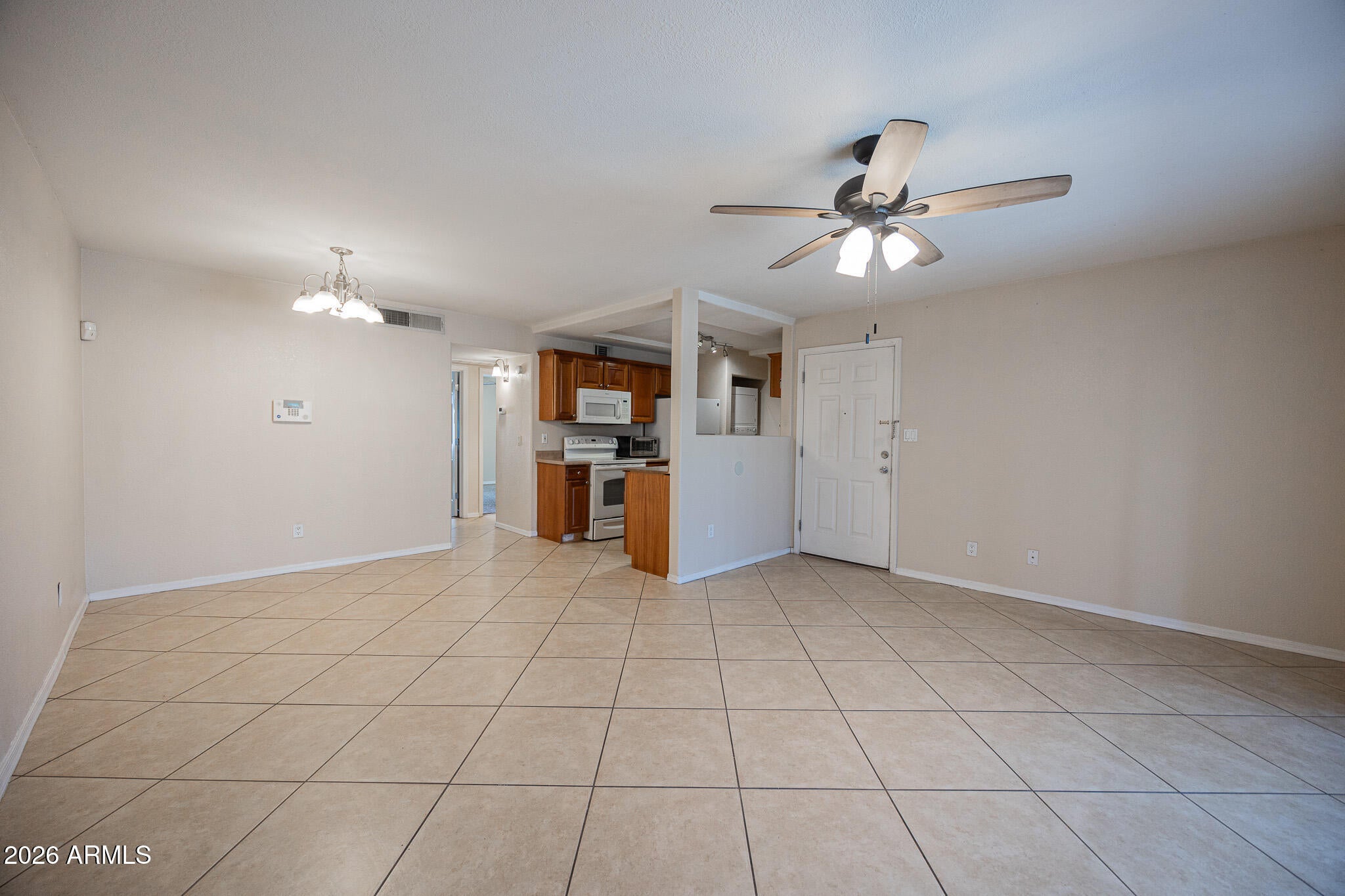 2121 W ROYAL PALM Road 1016