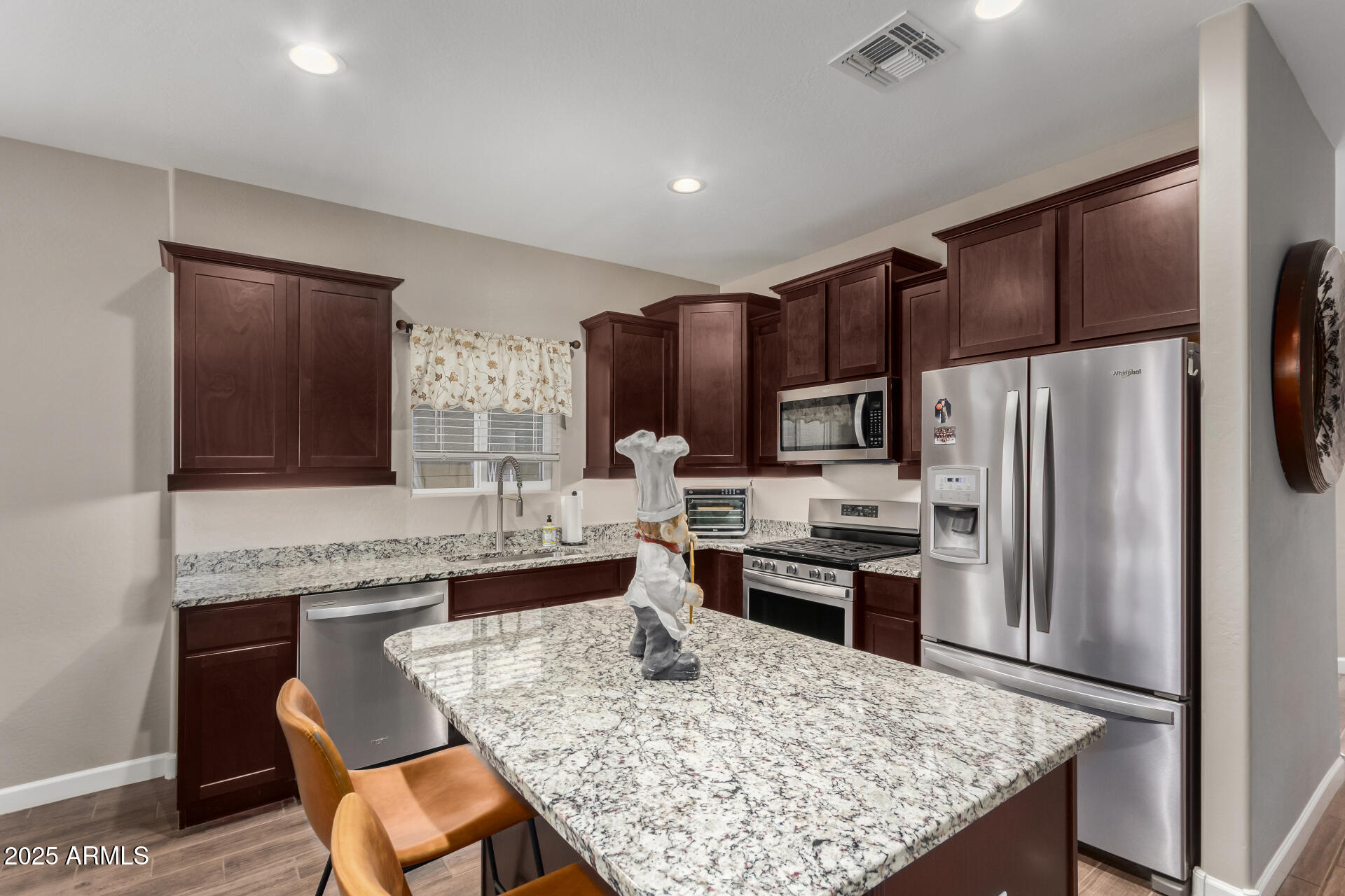 Homes 2 2023 W YELLOWBIRD Lane