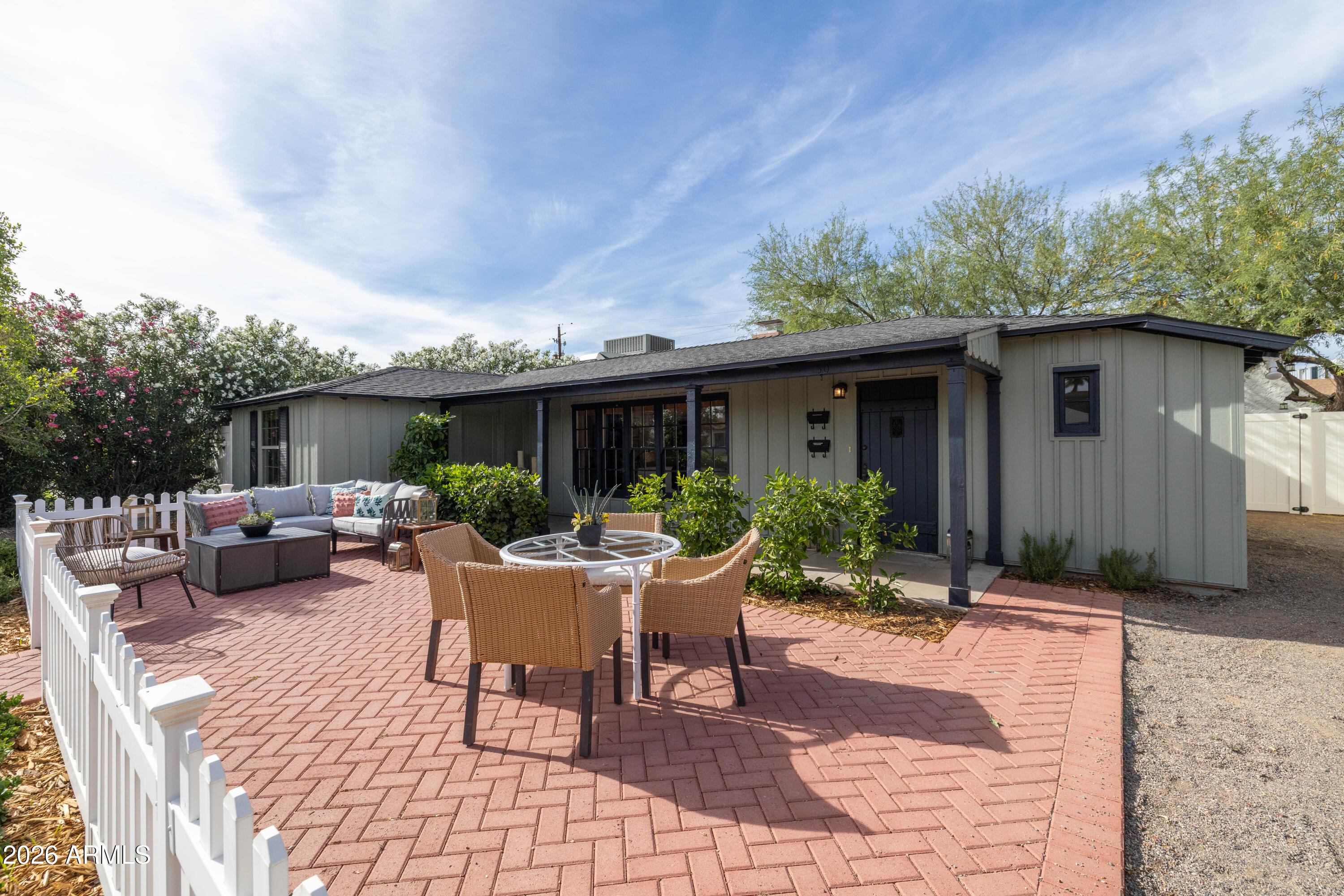 30 W EDGEMONT Avenue