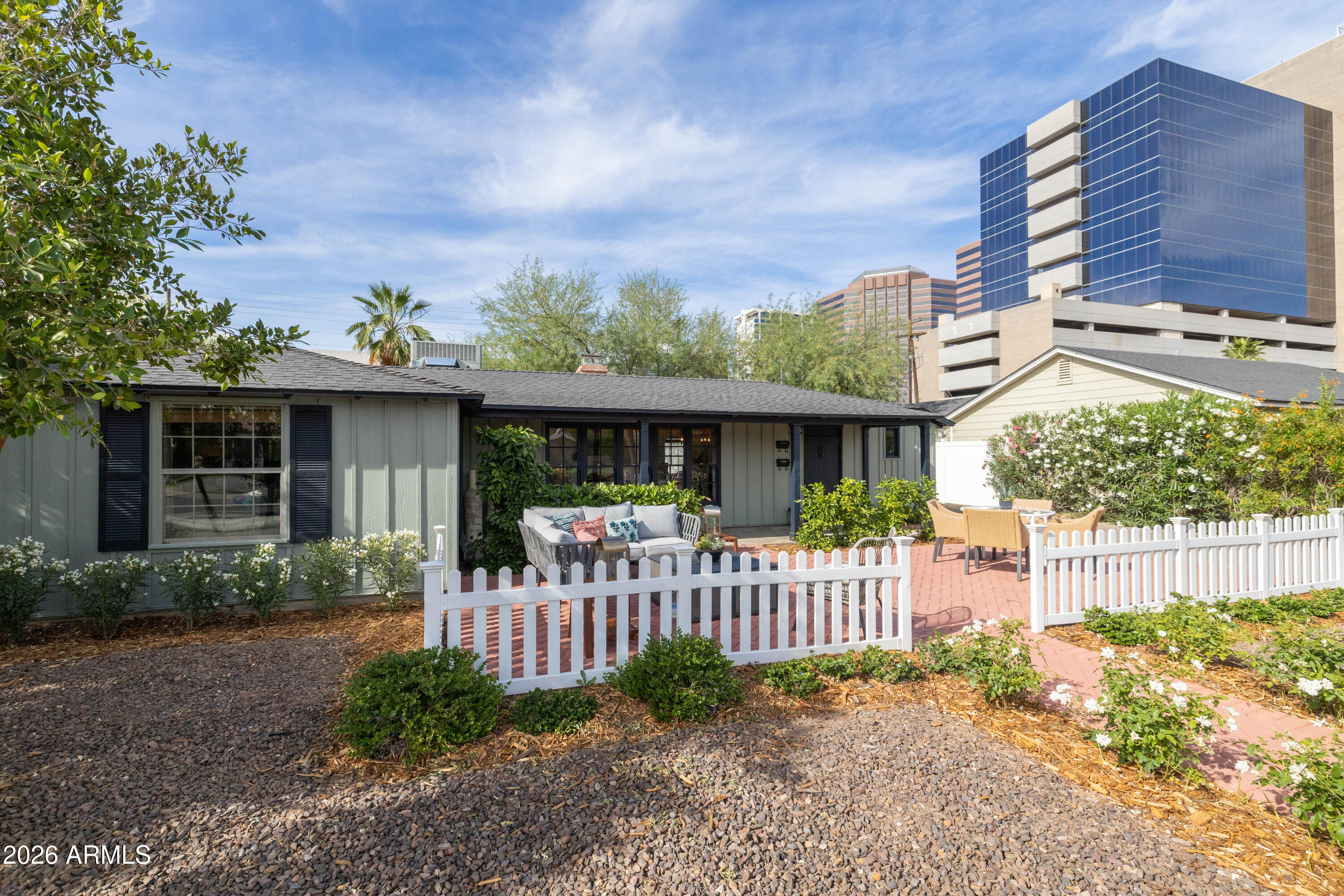 30 W EDGEMONT Avenue