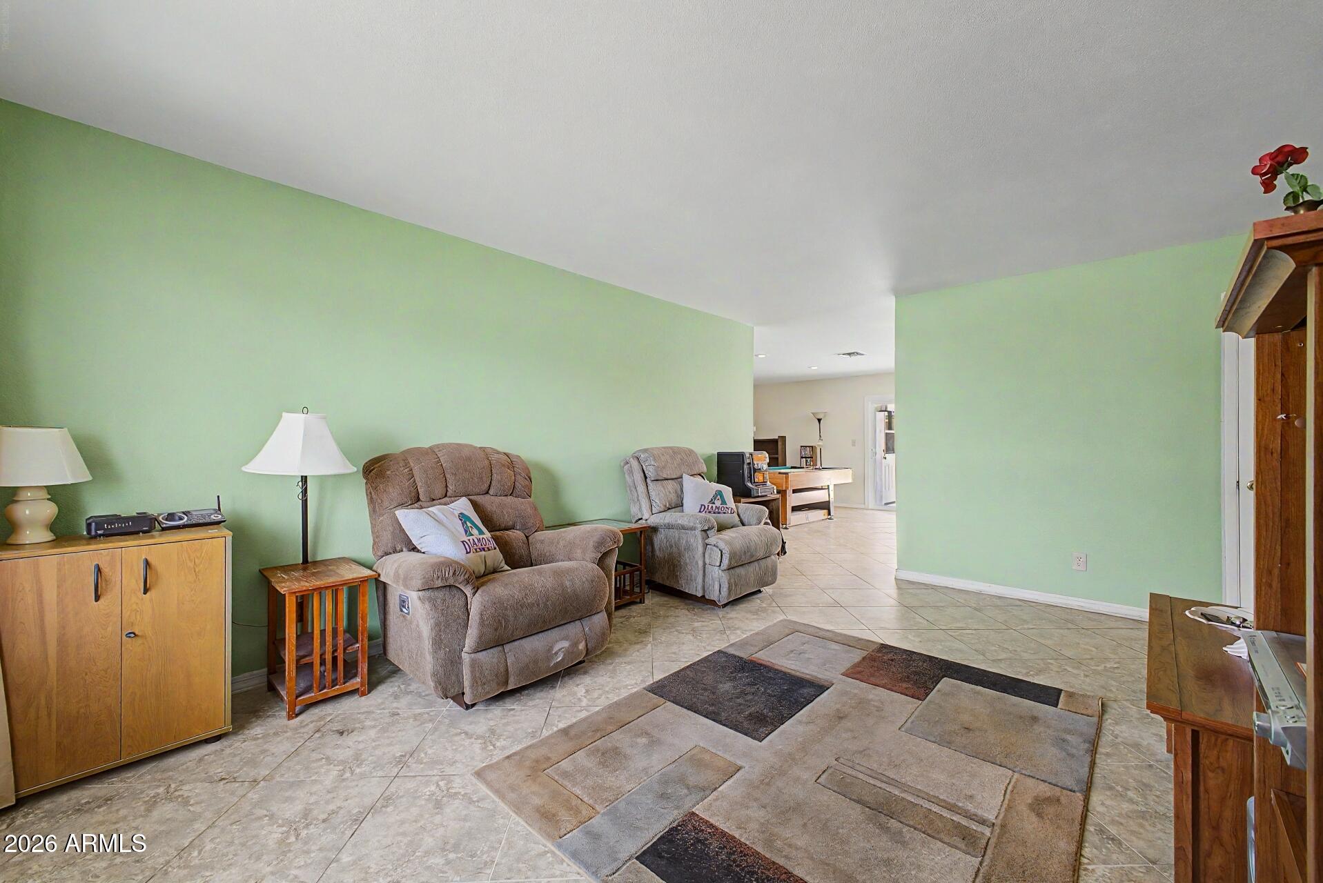 Properties 4 2613 W FREMONT Drive