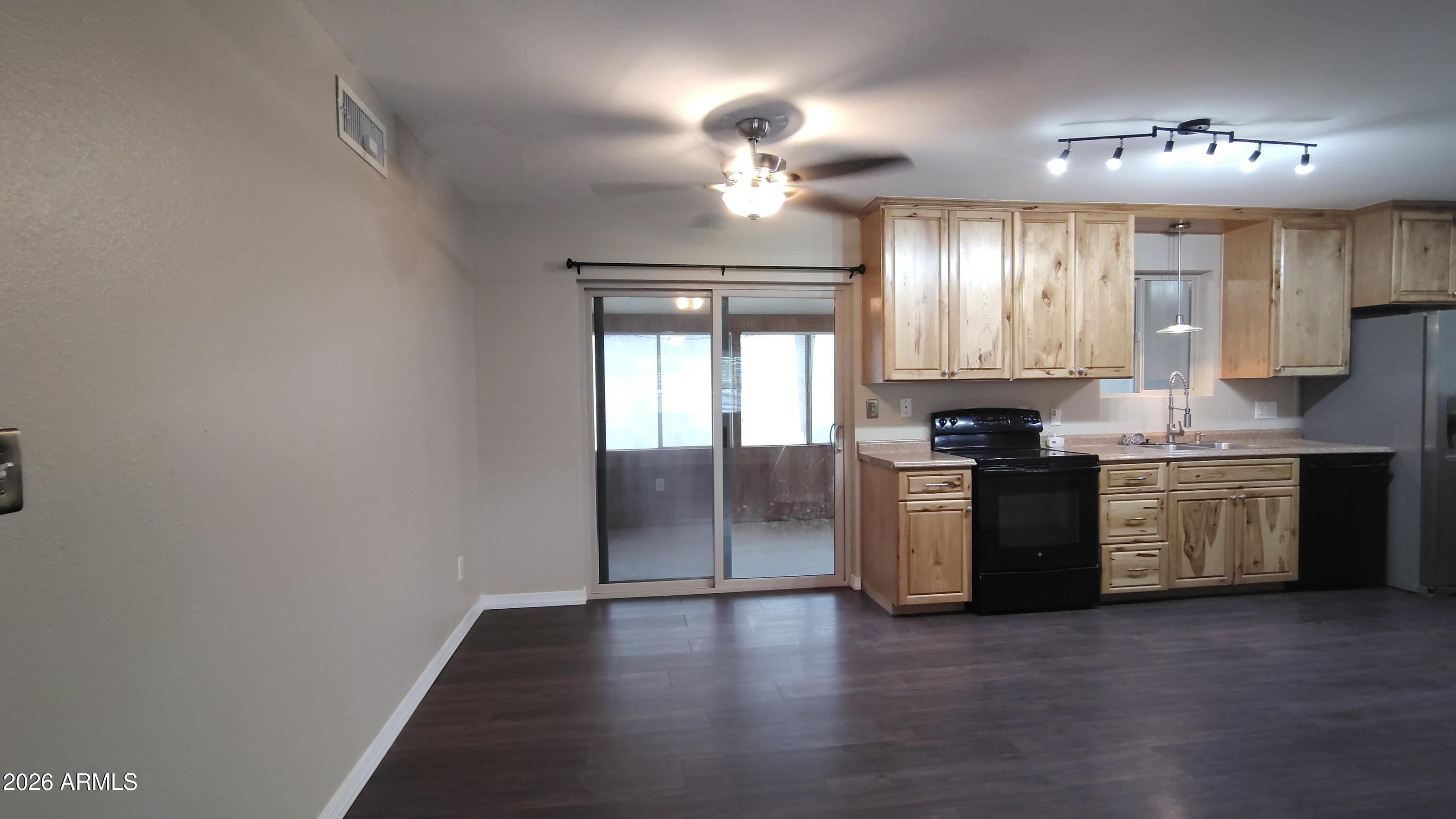 APACHE VILLA - Residential