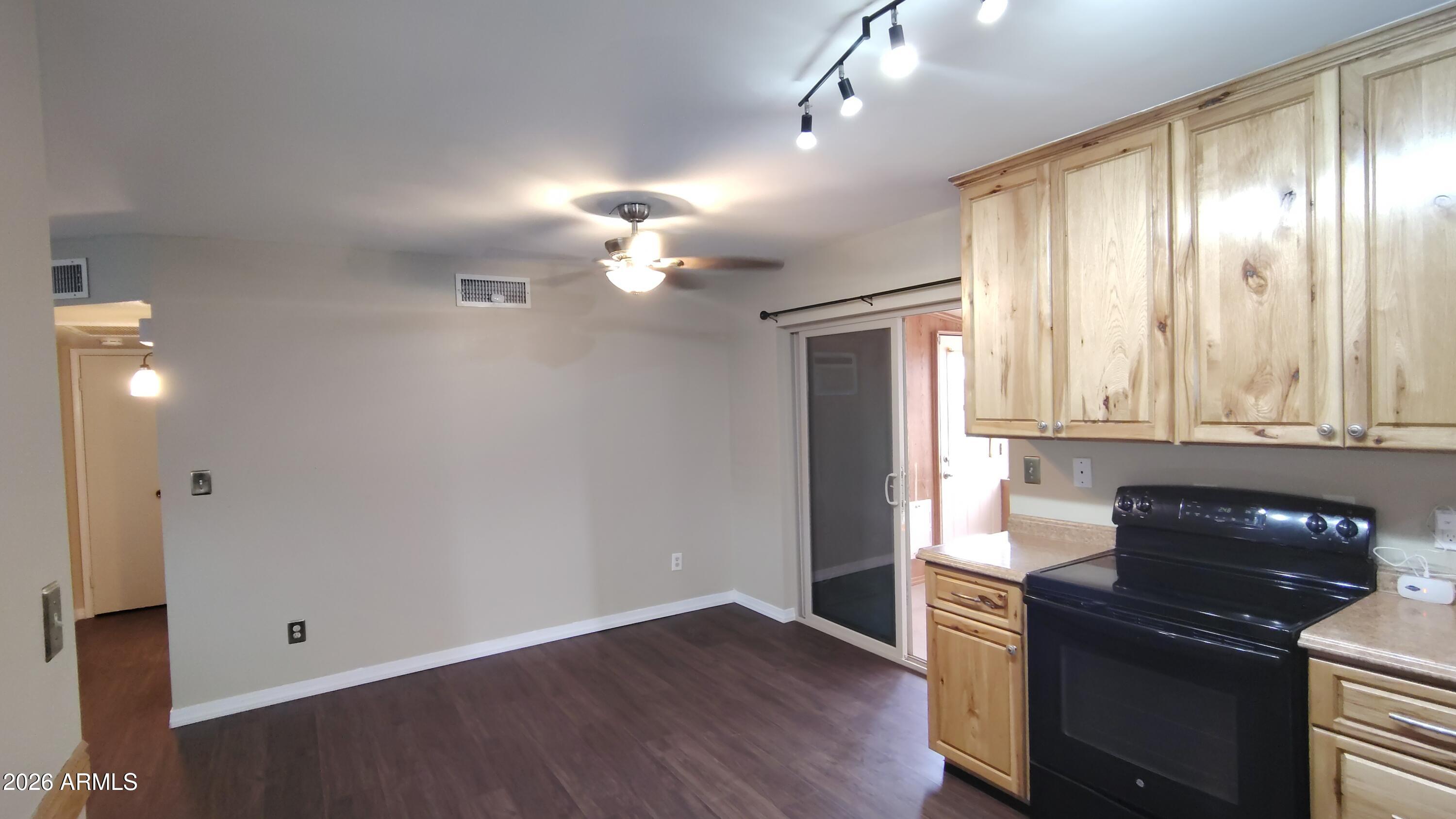 APACHE VILLA - Residential