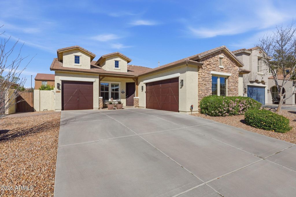 Photo of 2882 E Citadel Court, Gilbert, AZ 85298 (MLS # 6988372)