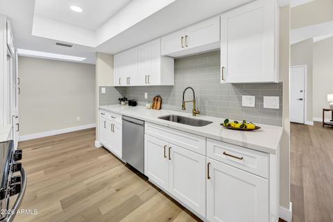 927 E CHARLESTON Avenue Phoenix AZ 85022