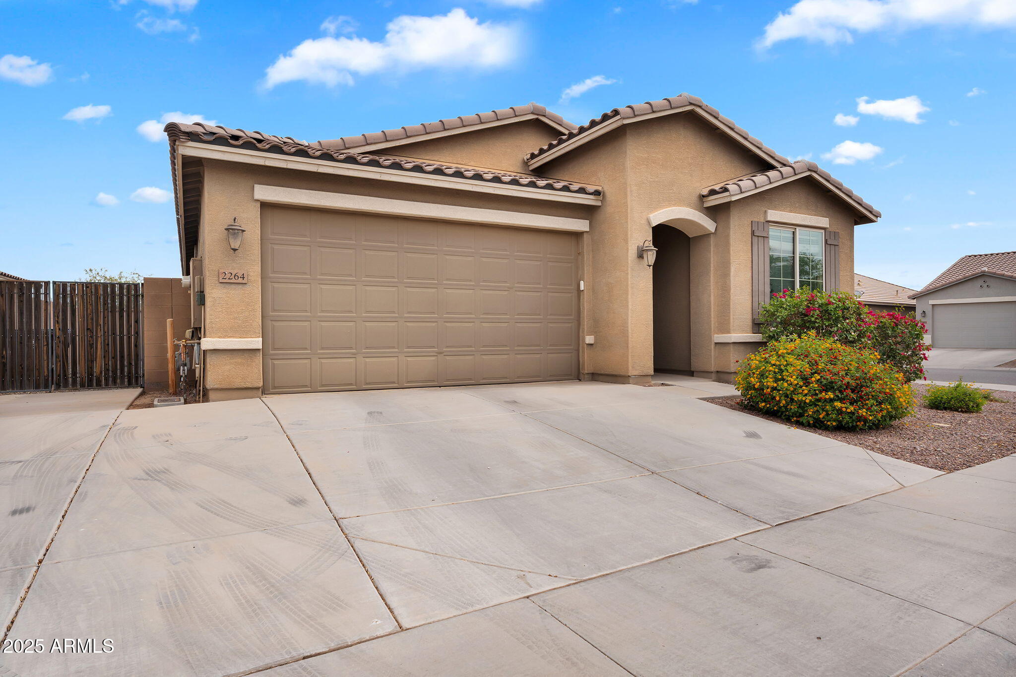2264 W ARROYO Way