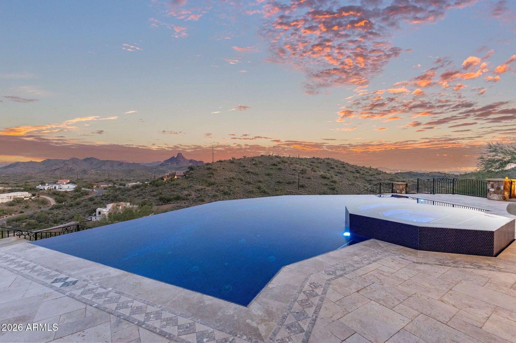 9205 N HORIZON Trail