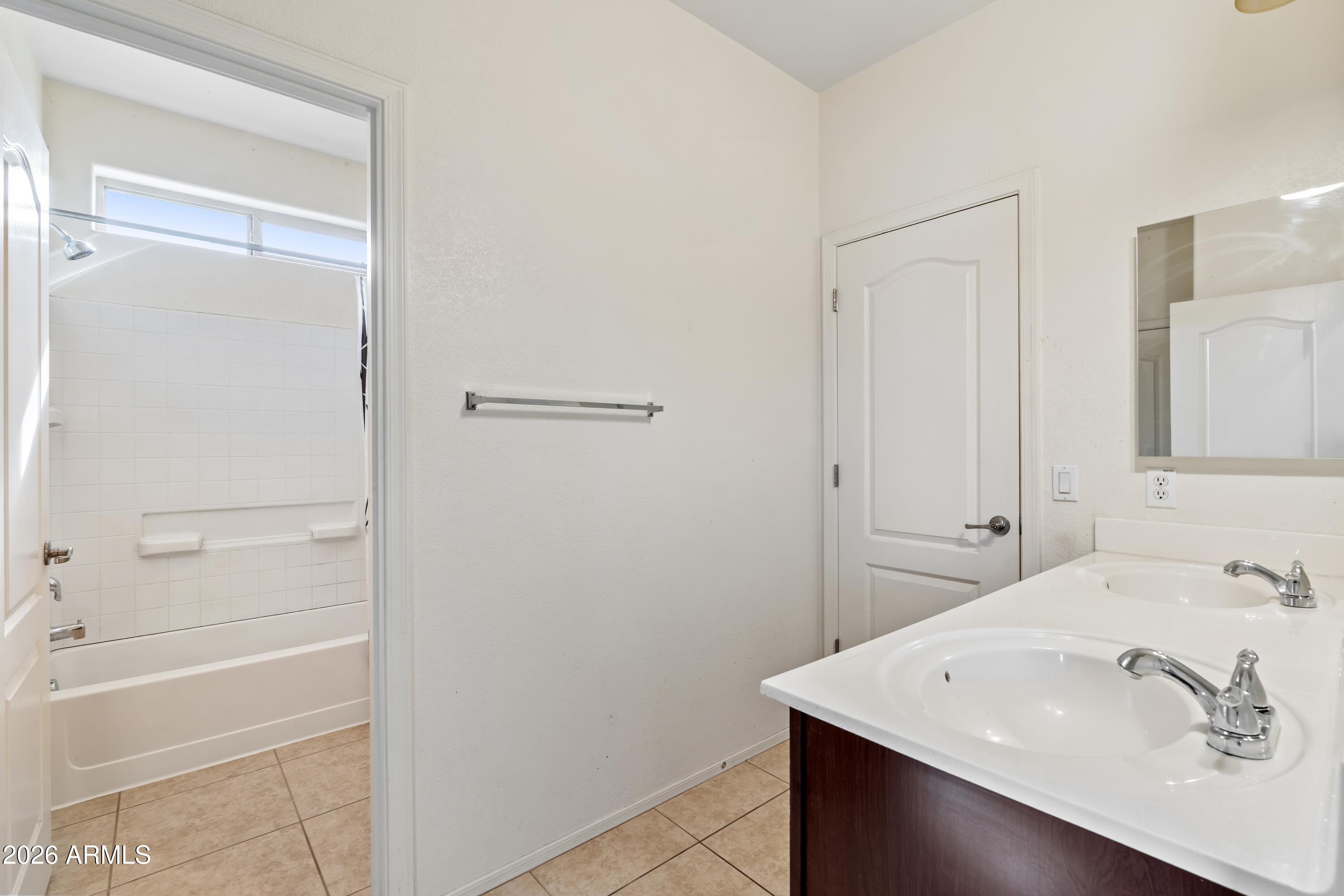 LAVEEN FARMS UNIT 4 - Residential