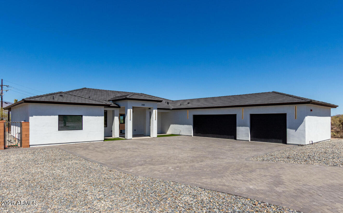 3901 W IRONWOOD HILL Drive