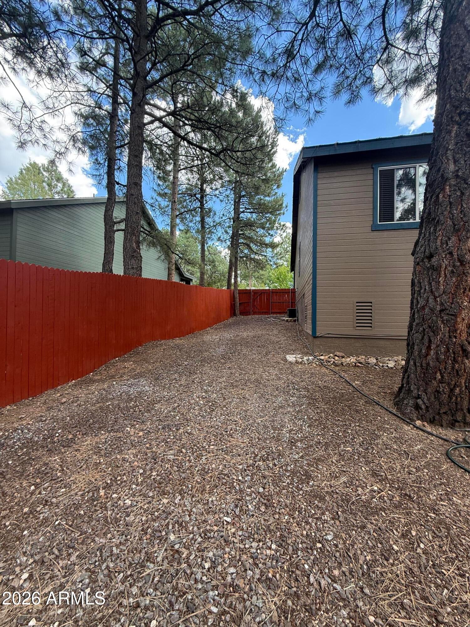 914 W WESTON Trail