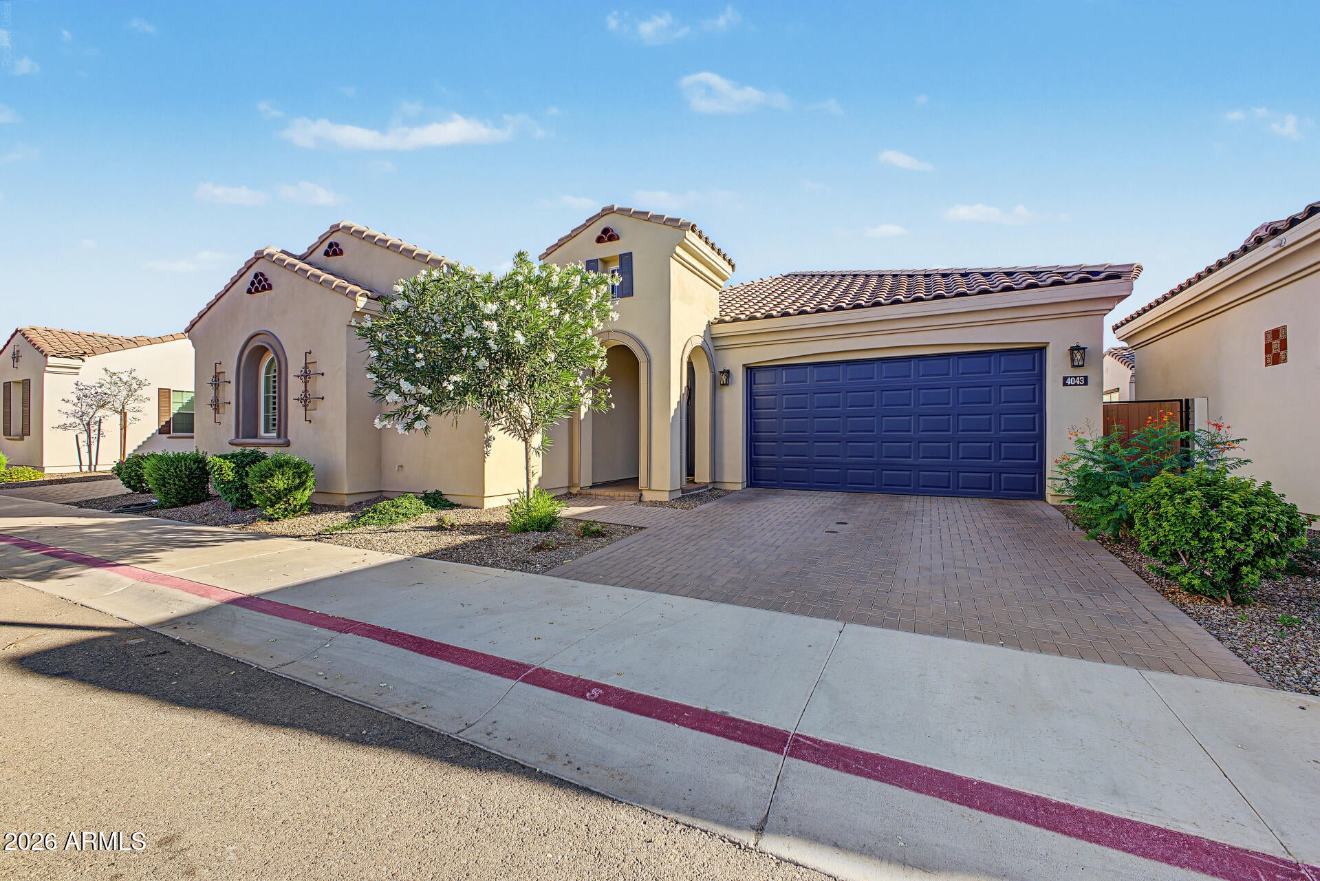 4043 E LAS COLINAS Drive