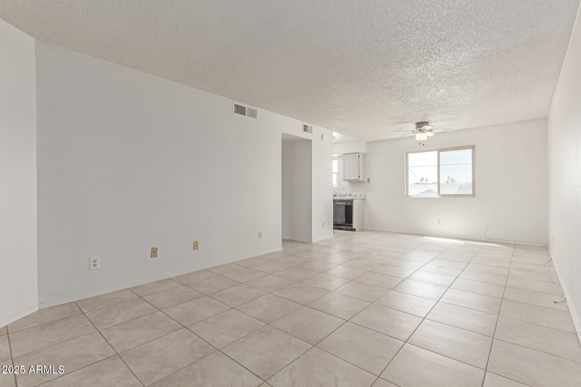 2220 W DORA Street 220