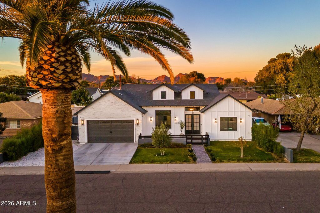 Photo of 3810 E Clarendon Avenue, Phoenix, AZ 85018 (MLS # 6974345)