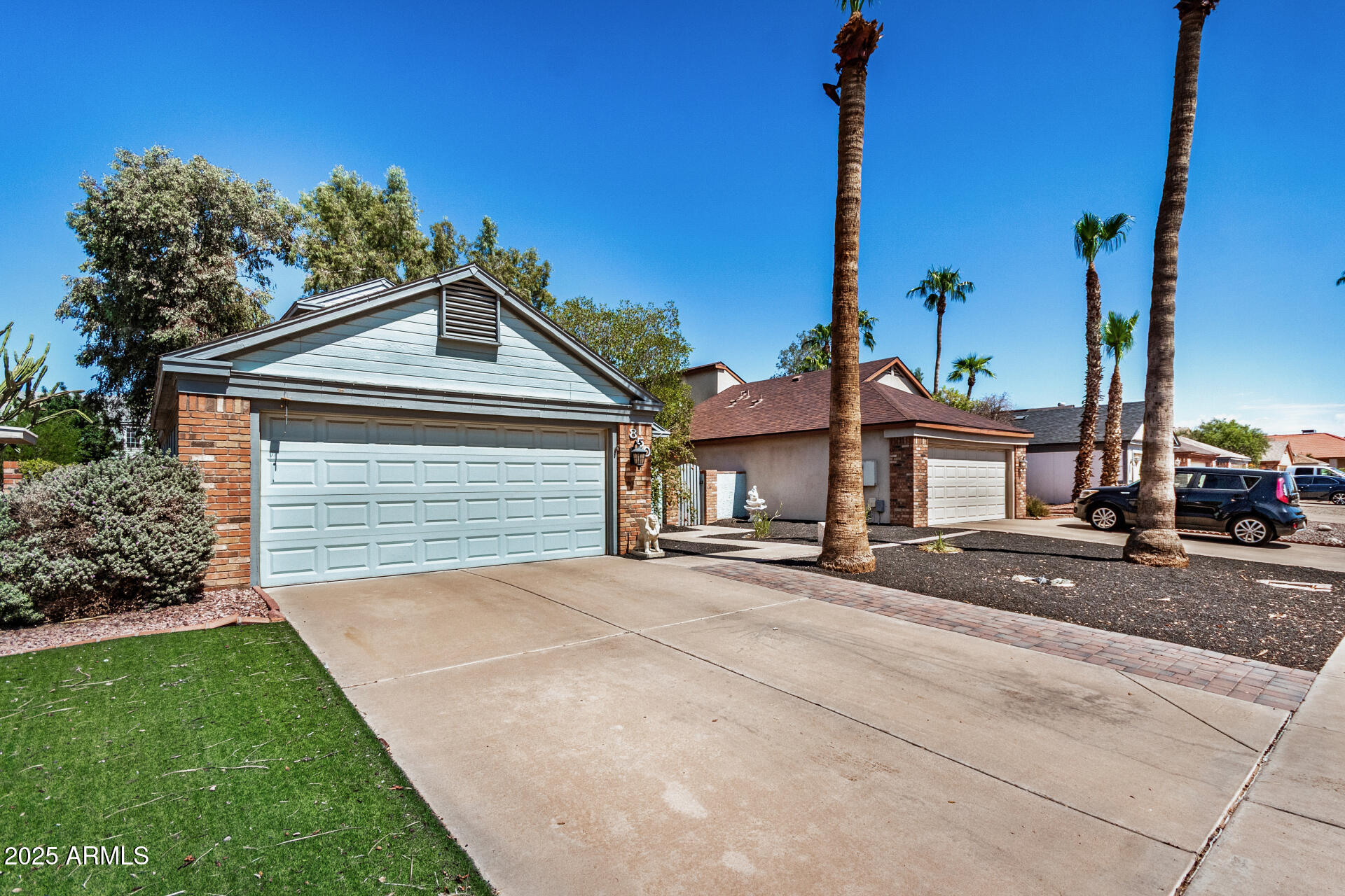 850 E ROCKWELL Drive