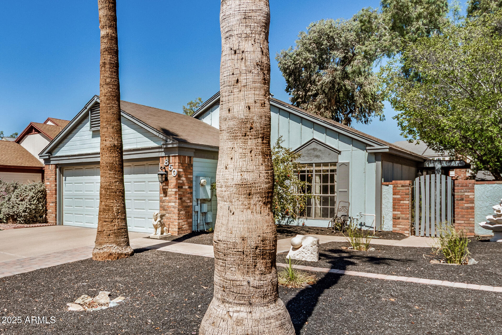 850 E ROCKWELL Drive
