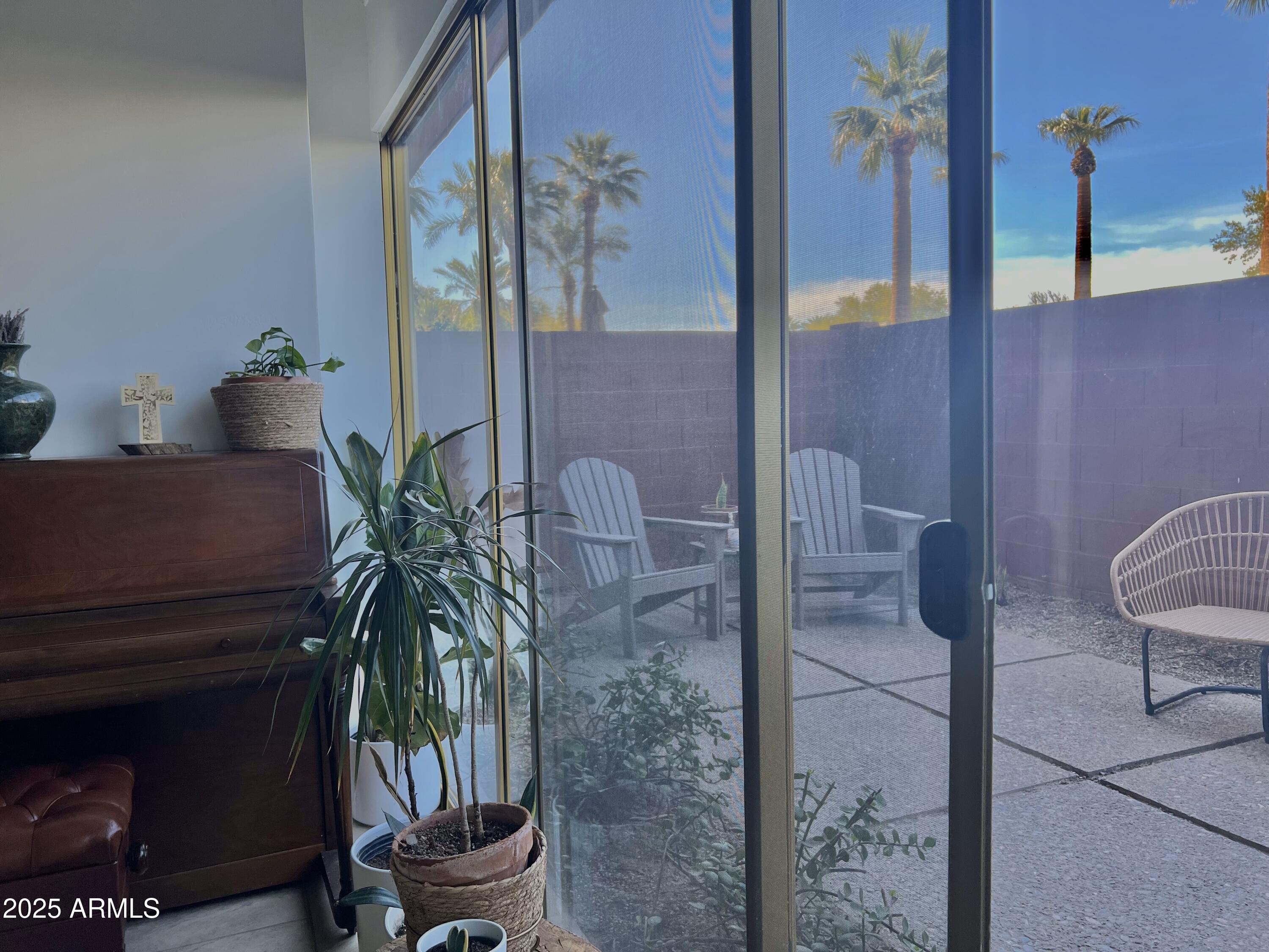 4750 N CENTRAL Avenue 1N