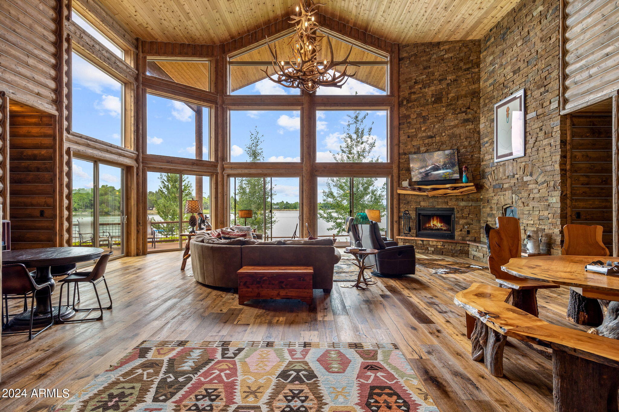 758 SOUTHLAKE Road