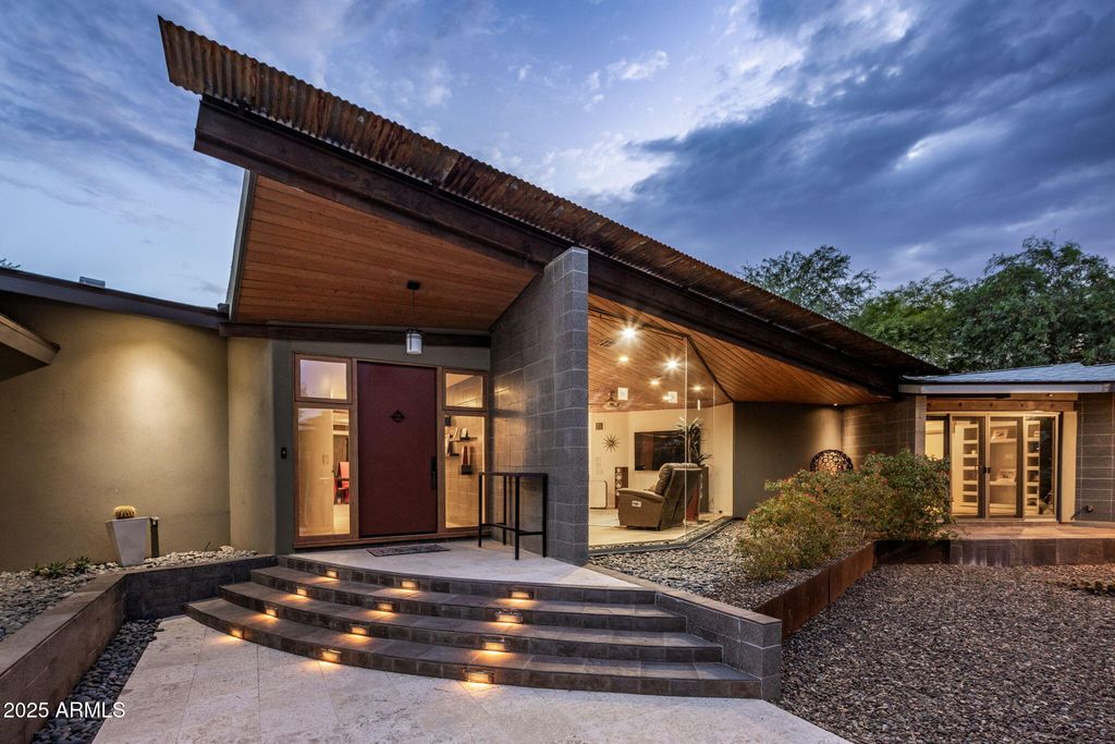 Photo of 5629 E Windstone Trail, Cave Creek, AZ 85331 (MLS # 6918766)