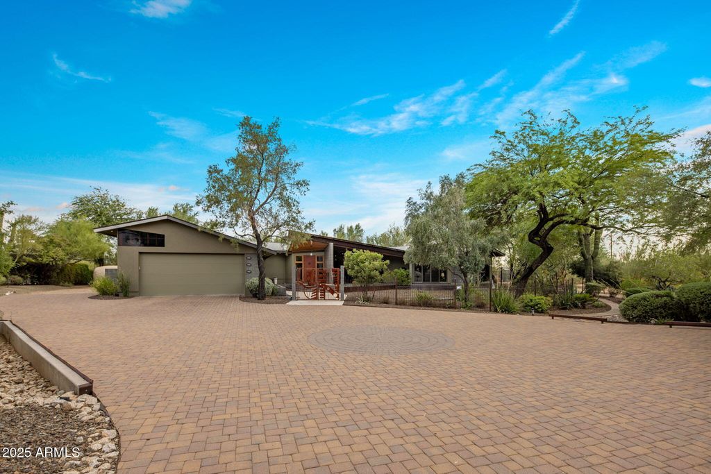 Photo of 5629 E Windstone Trail, Cave Creek, AZ 85331 (MLS # 6918766)
