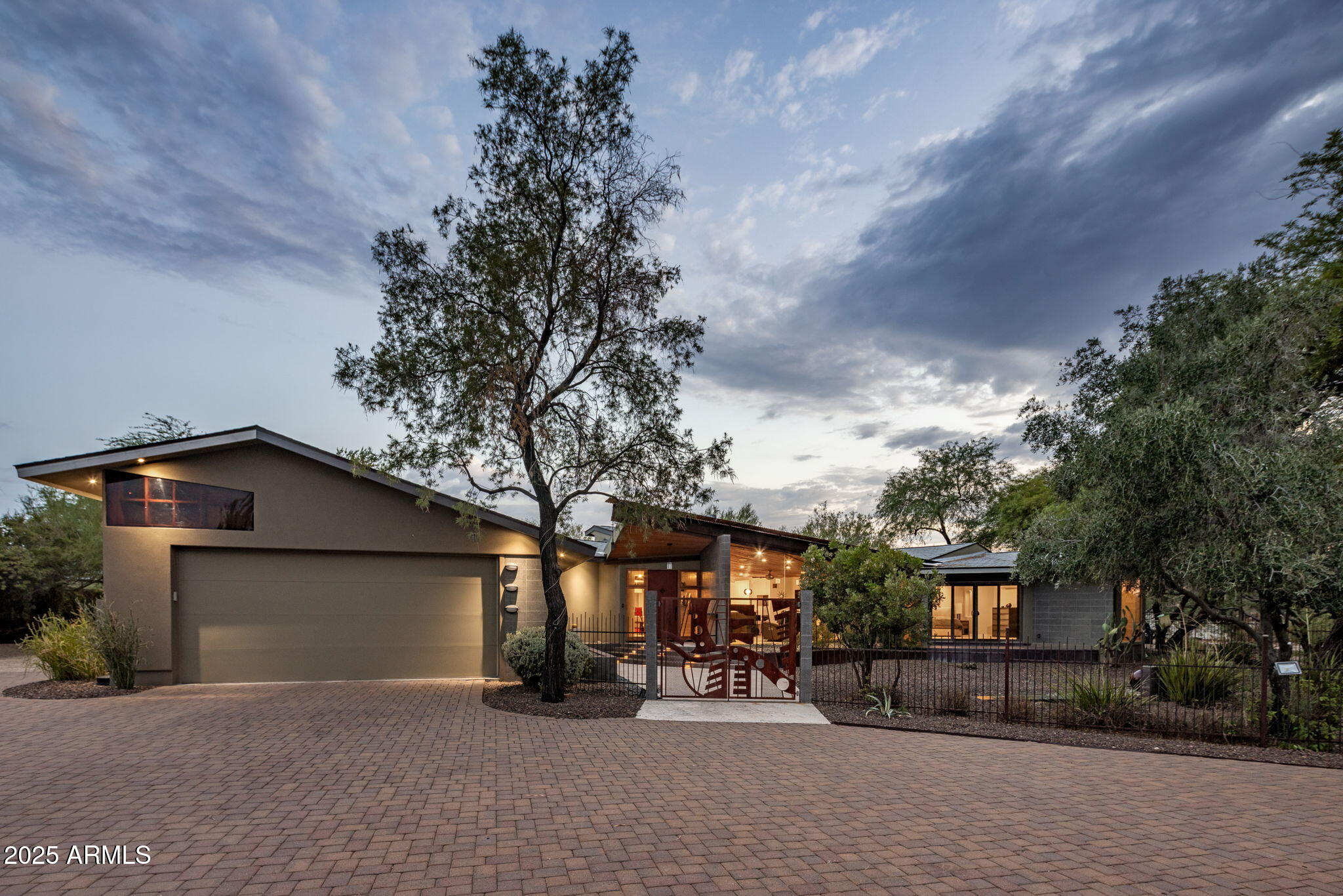 5629 E WINDSTONE Trail
