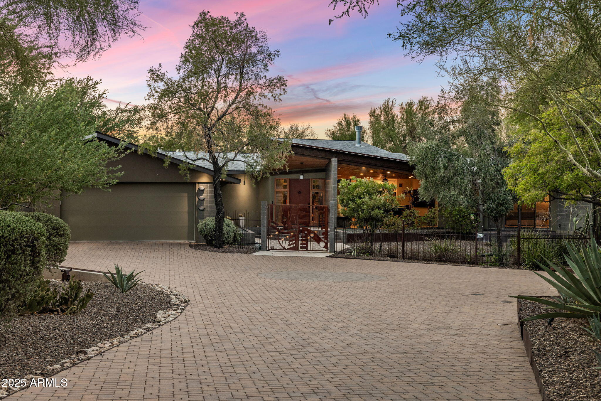 5629 E WINDSTONE Trail