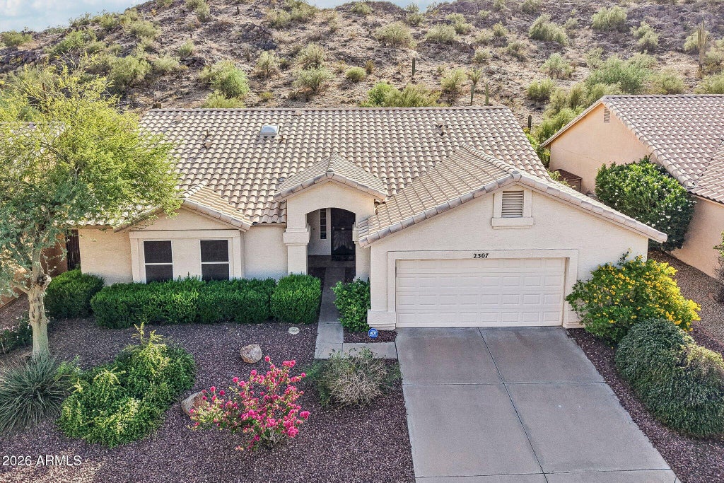 Photo of 2307 E Taxidea Way, Phoenix, AZ 85048 (MLS # 7095533)