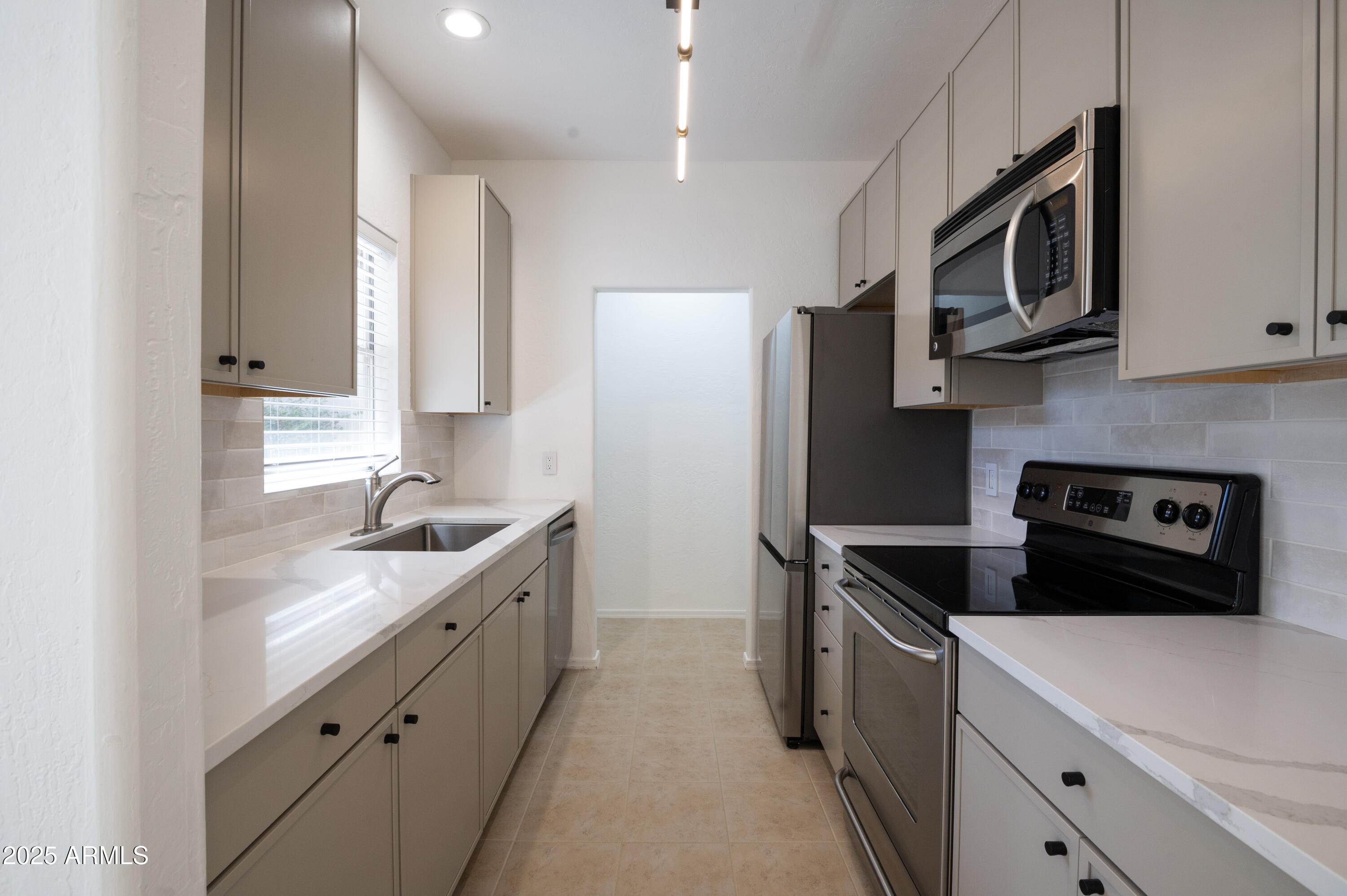 14145 N 92ND Street 1039