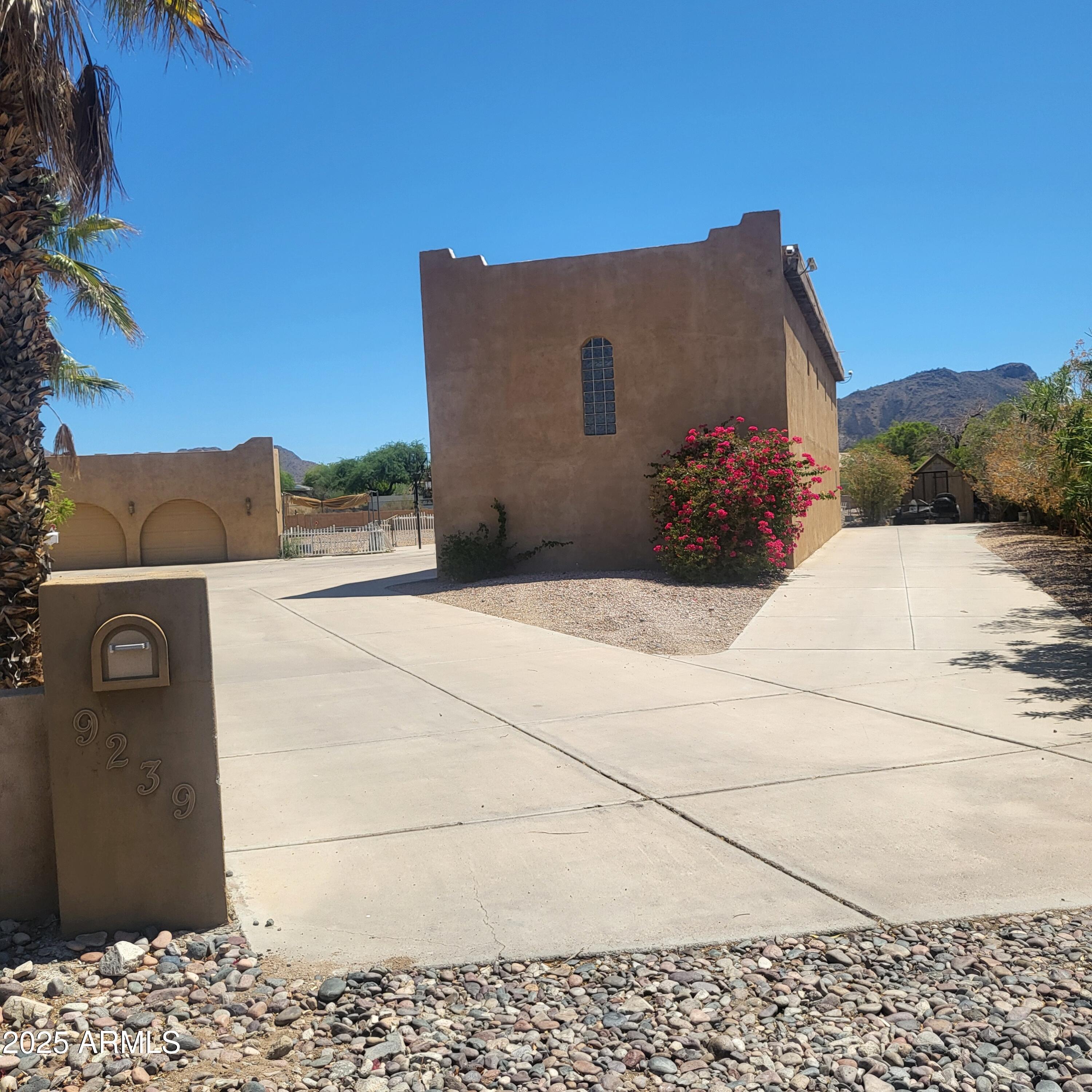 9239 N 127TH Street
