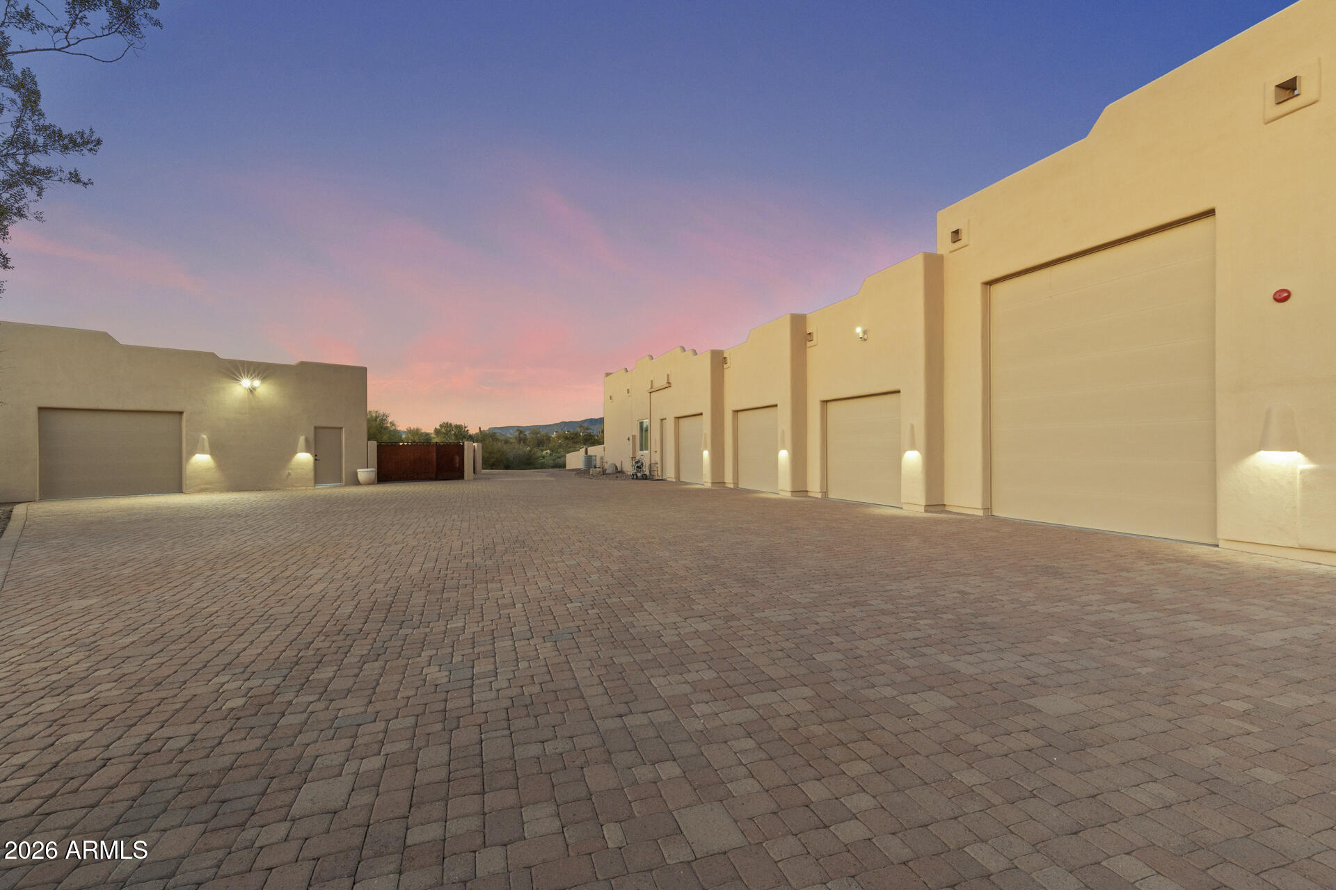 PINNACLE PEAK RANCHOS - Residential