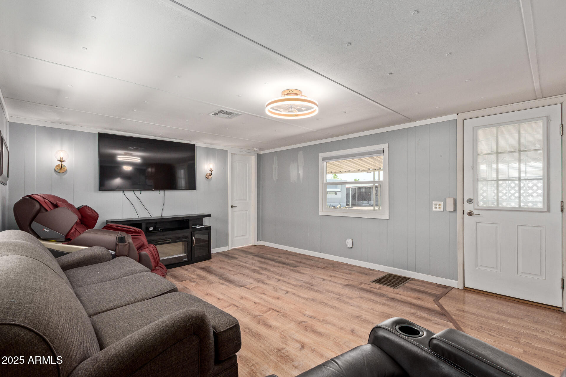 1050 E Broadway Avenue 39