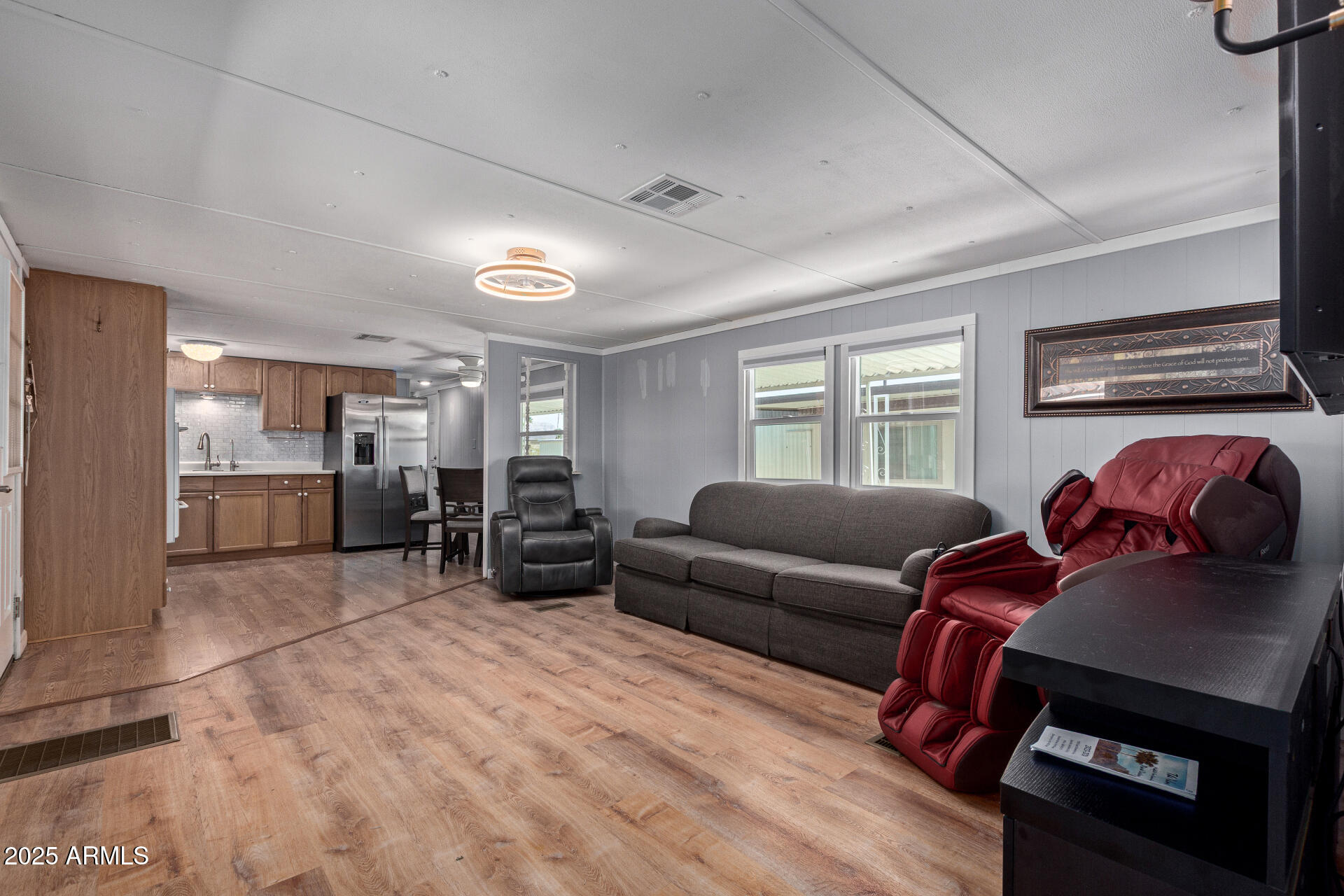 1050 E Broadway Avenue 39