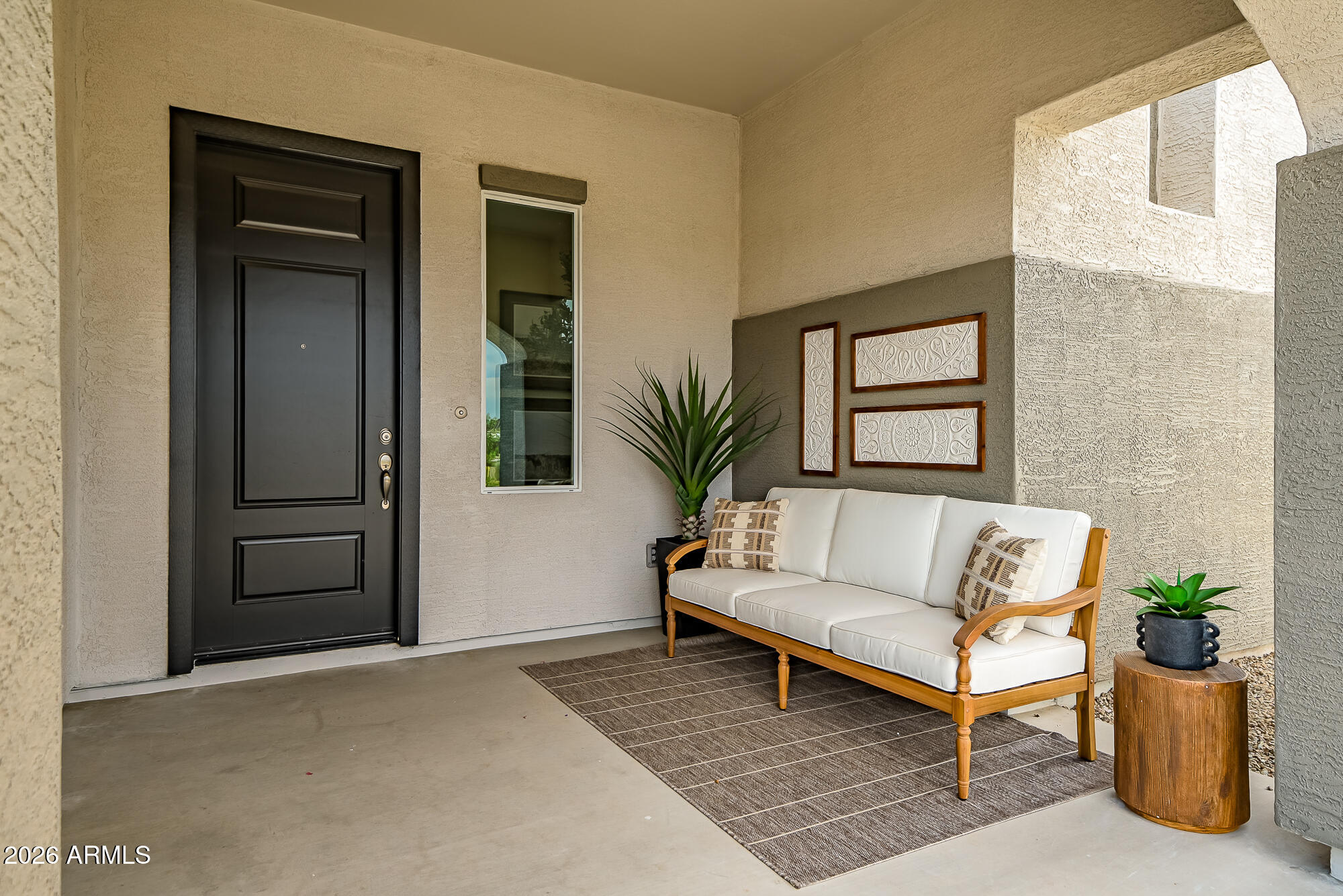 2902 E VILLA Avenue