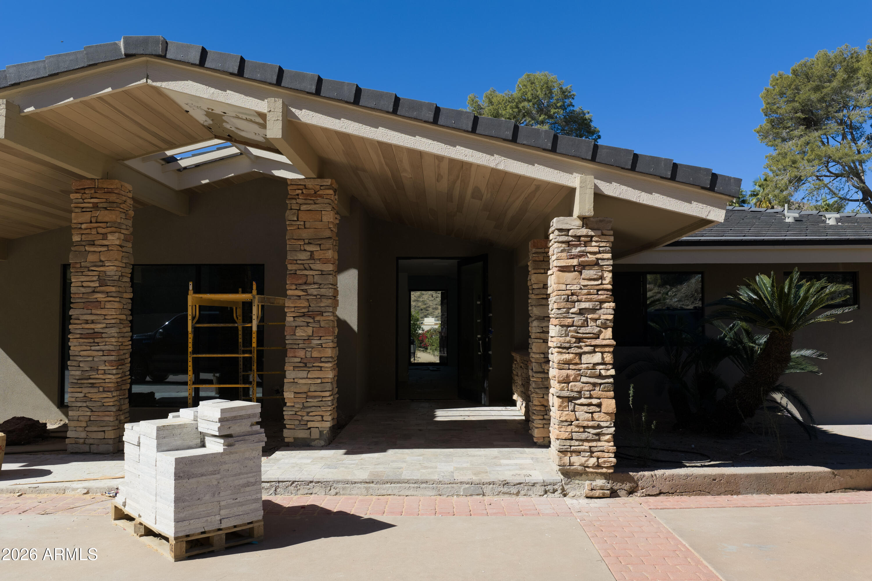 3500 E LINCOLN Drive 26