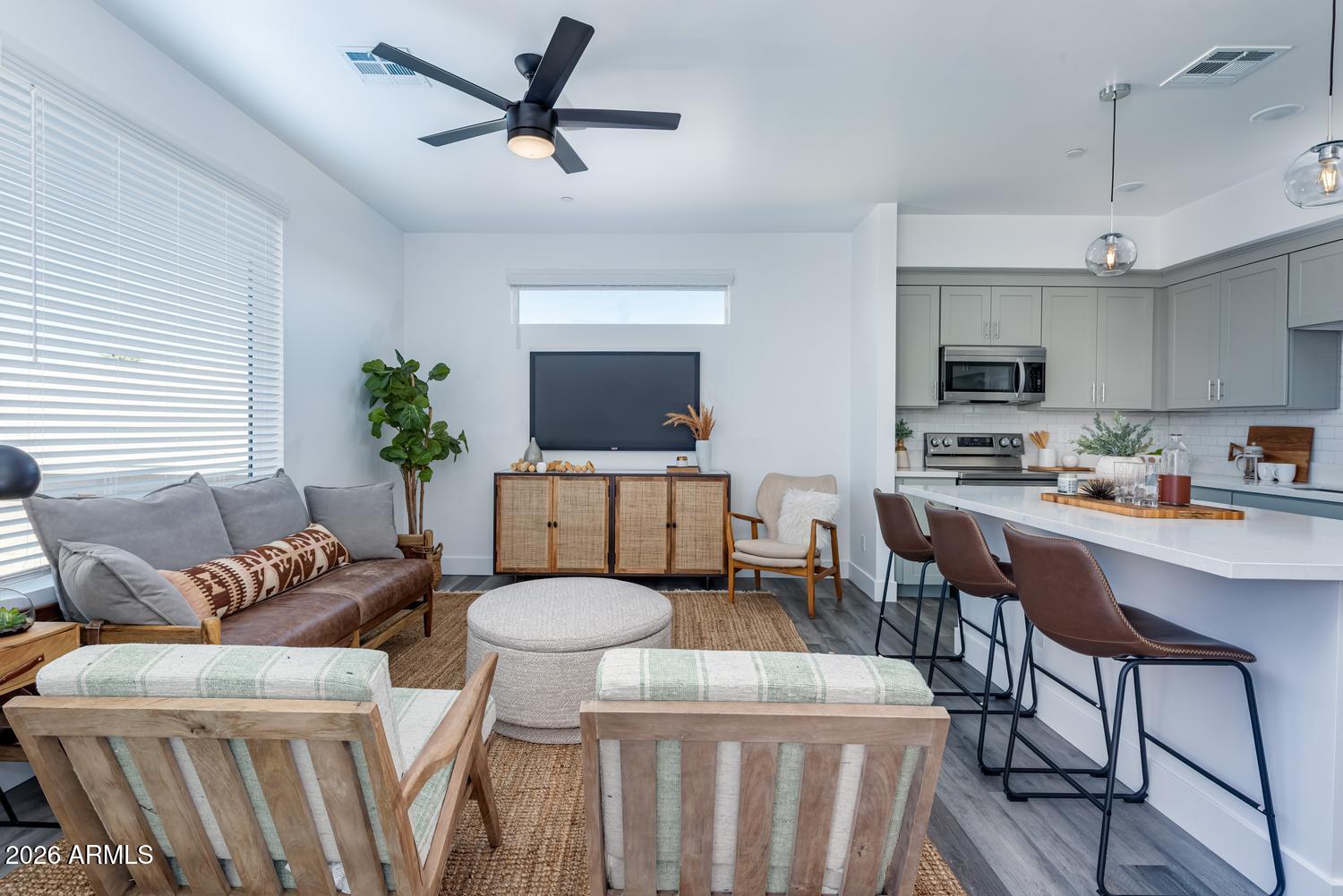 1349 W Osborn Road 6