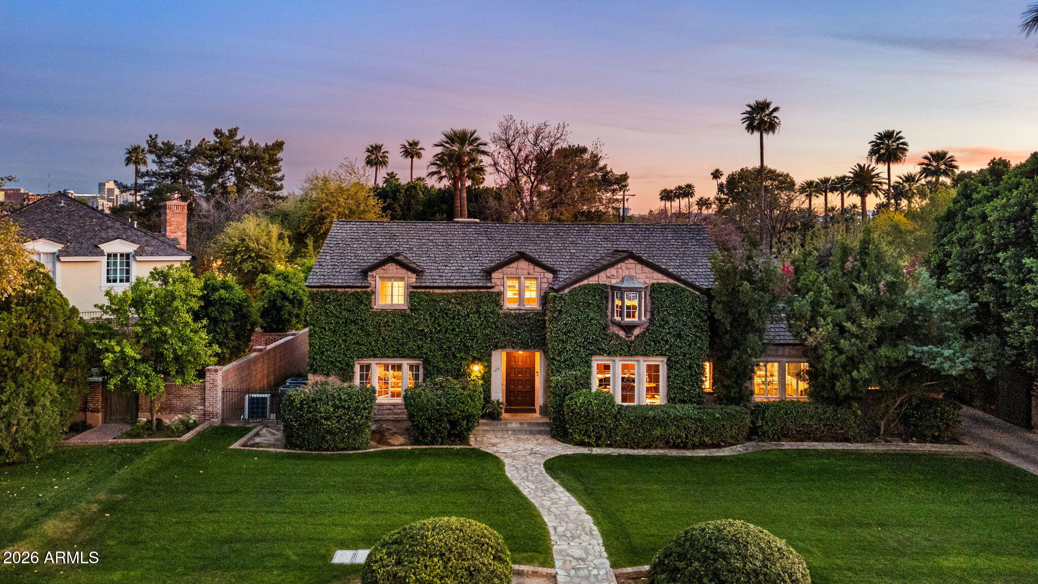 1015 W ENCANTO Boulevard