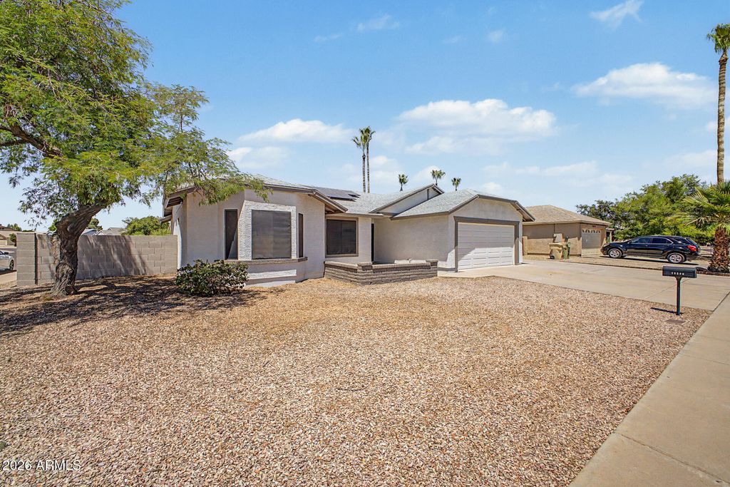 Photo of 15260 N 63rd Drive, Glendale, AZ 85306 (MLS # 7021167)