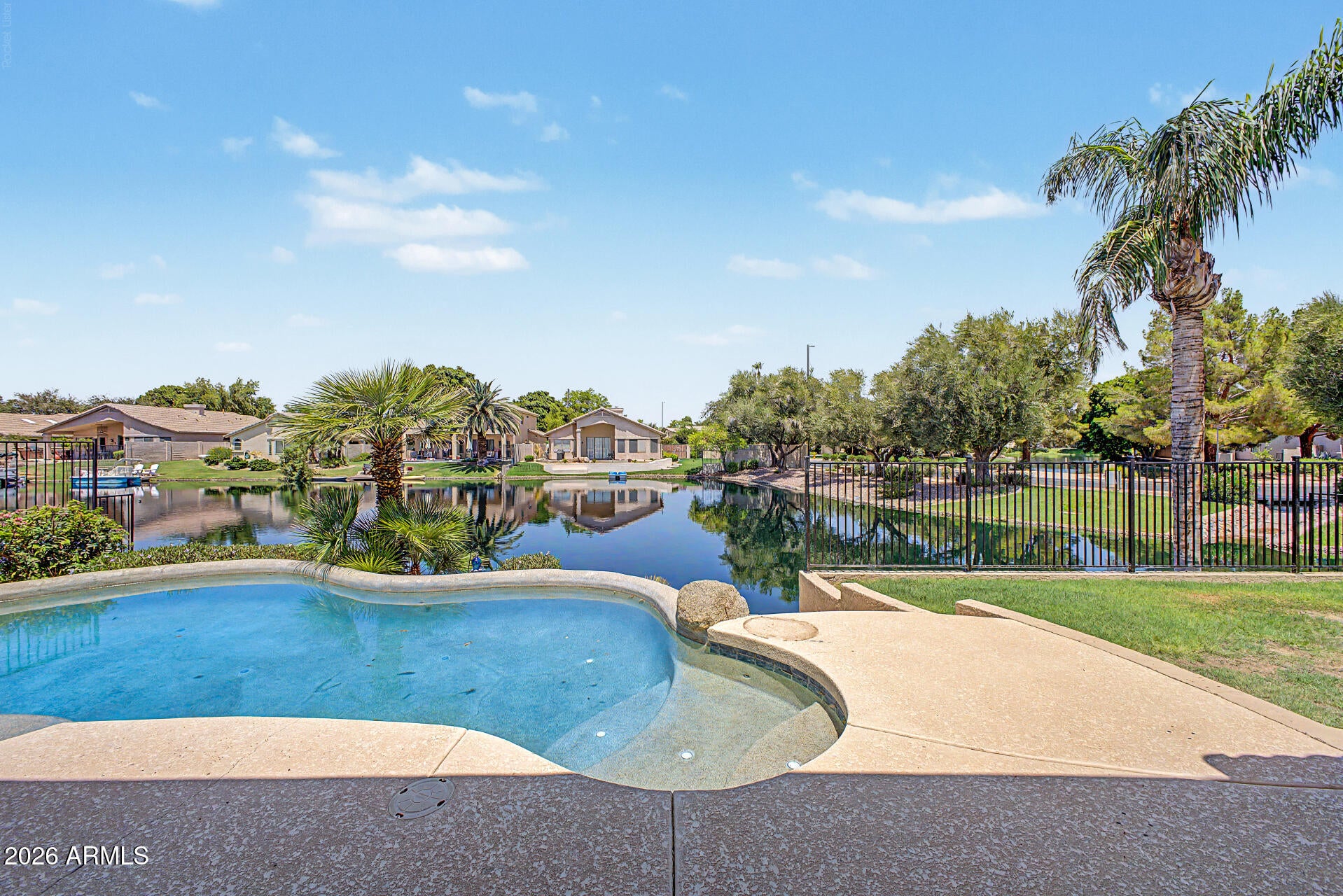 1312 W LYNX Way