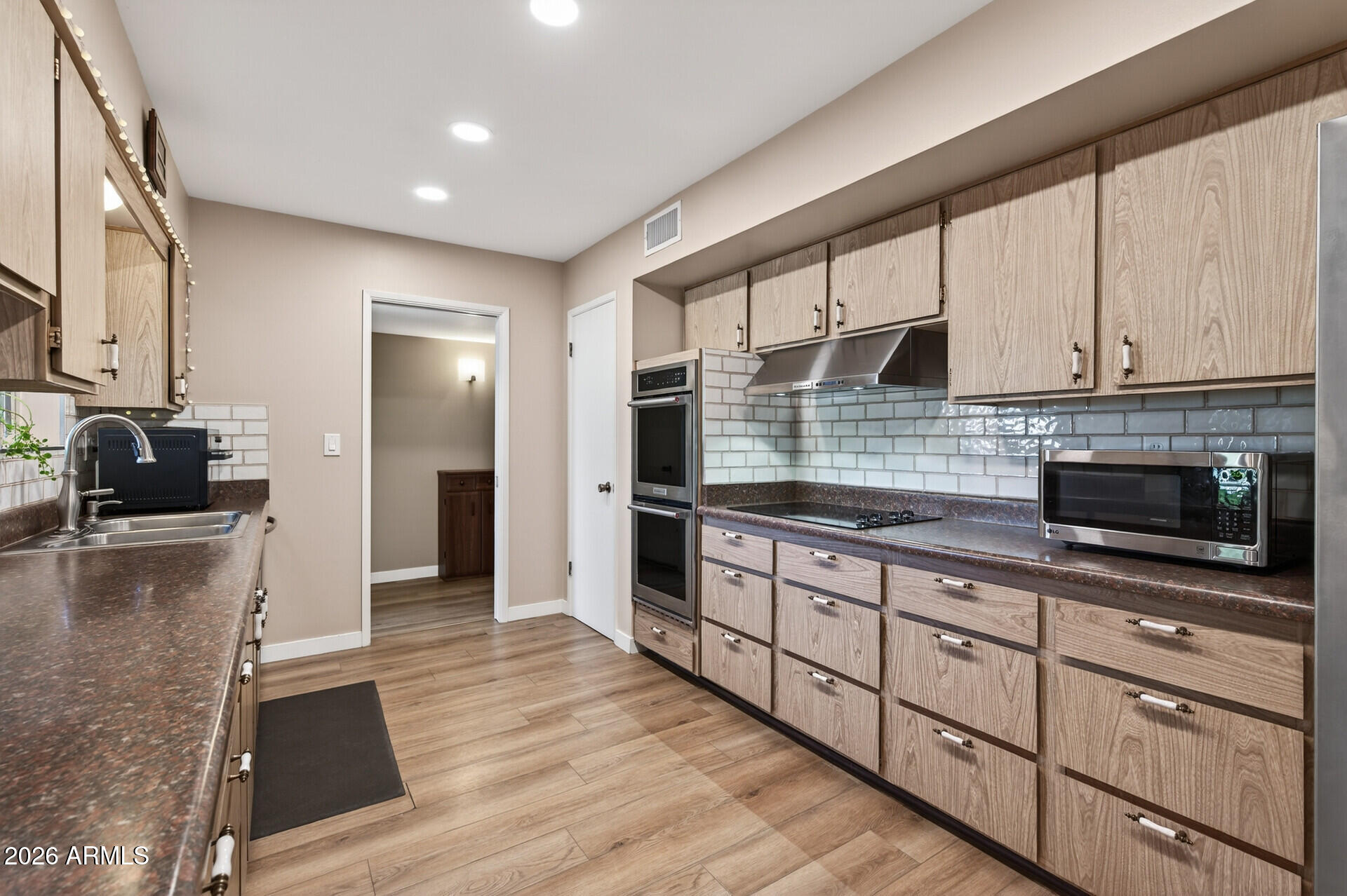 10137 W MOUNTAIN VIEW Road